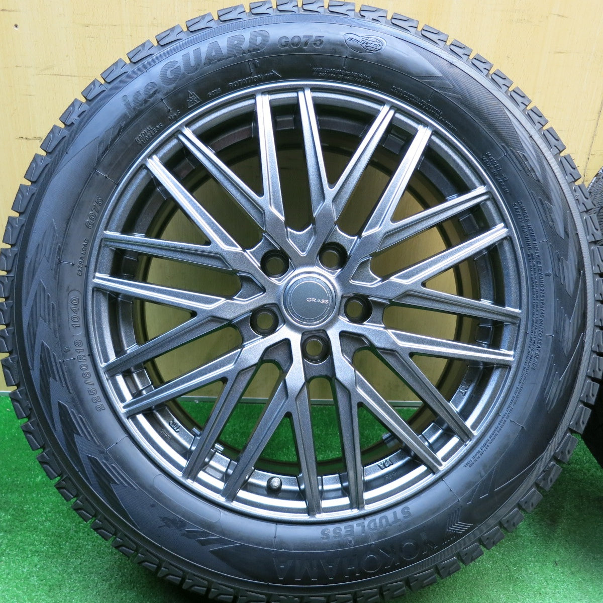 未使用！24年★スタッドレス 225/60R18 ヨコハマ アイスガード G075 GRASS グラス 18インチ PCD114.3/5H★5121305HAス