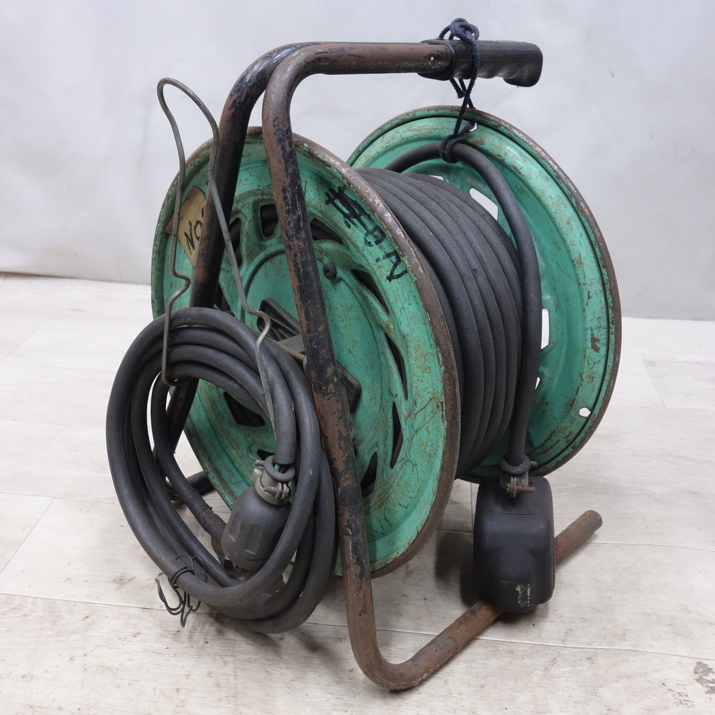 [送料無料] ◆日動 びっくリール 30m RND-EK30SL コードリール 電工 ドラム 屋内型 温度センサー付 ブレーカー付 ロック 引掛 式 緑 グリーン 100V②◆