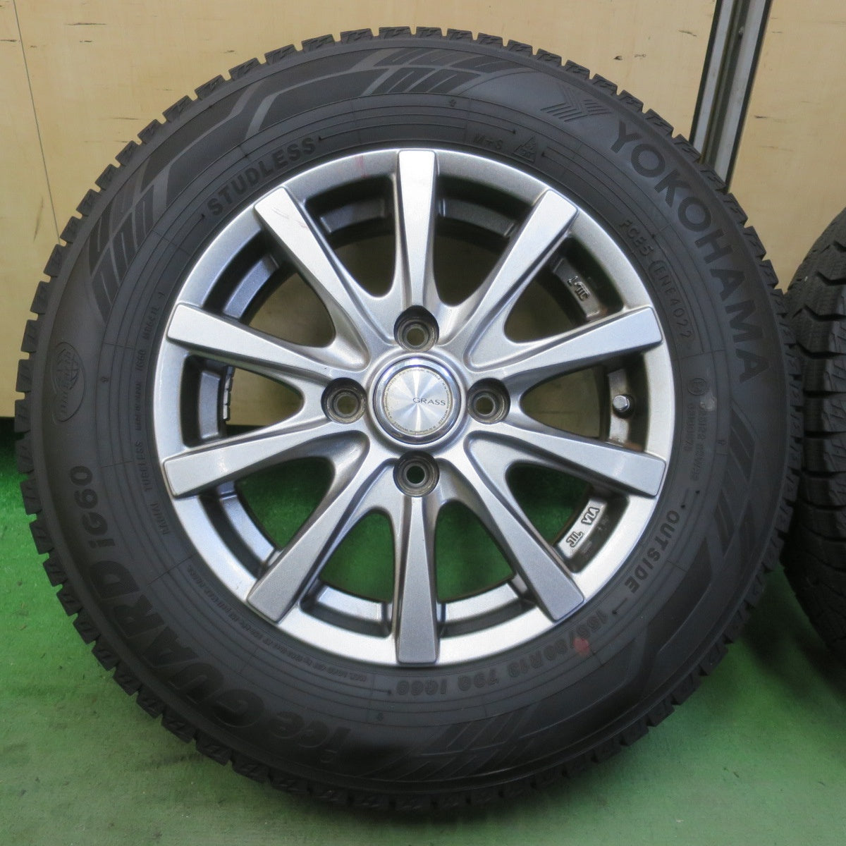 バリ溝！22年！8.5分★スタッドレス 155/80R13 ヨコハマ アイスガード iG60 GRASS グラス 13インチ PCD100/4H★6042802イス