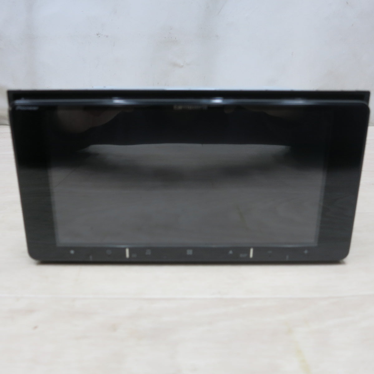[送料無料] 未使用◆パイオニア カロッツェリア AVIC-RW821-D 7V型 楽ナビ 200mm Bluetooth カーナビ ナビゲーション◆