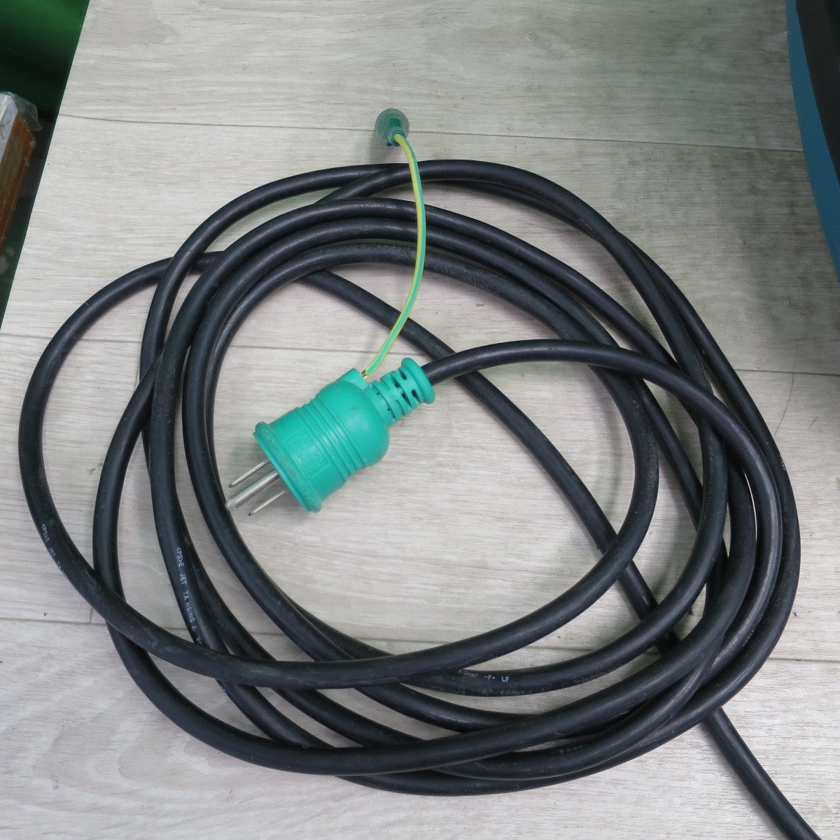 [送料無料] ☆Makita マキタ 集じん機 483 乾湿両用 業務用 無段変速 電動 工具 掃除機 大工 道具 クリーナー DIY☆
