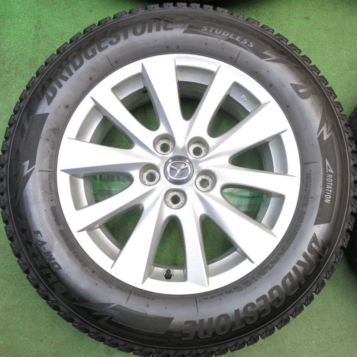 バリ溝！25年！キレイ！ほぼ10分◎マツダ CX-5 純正 225/65R17 スタッドレス ブリヂストン ブリザック DM-V3 17インチ PCD114.3/5H◎6101501HAス