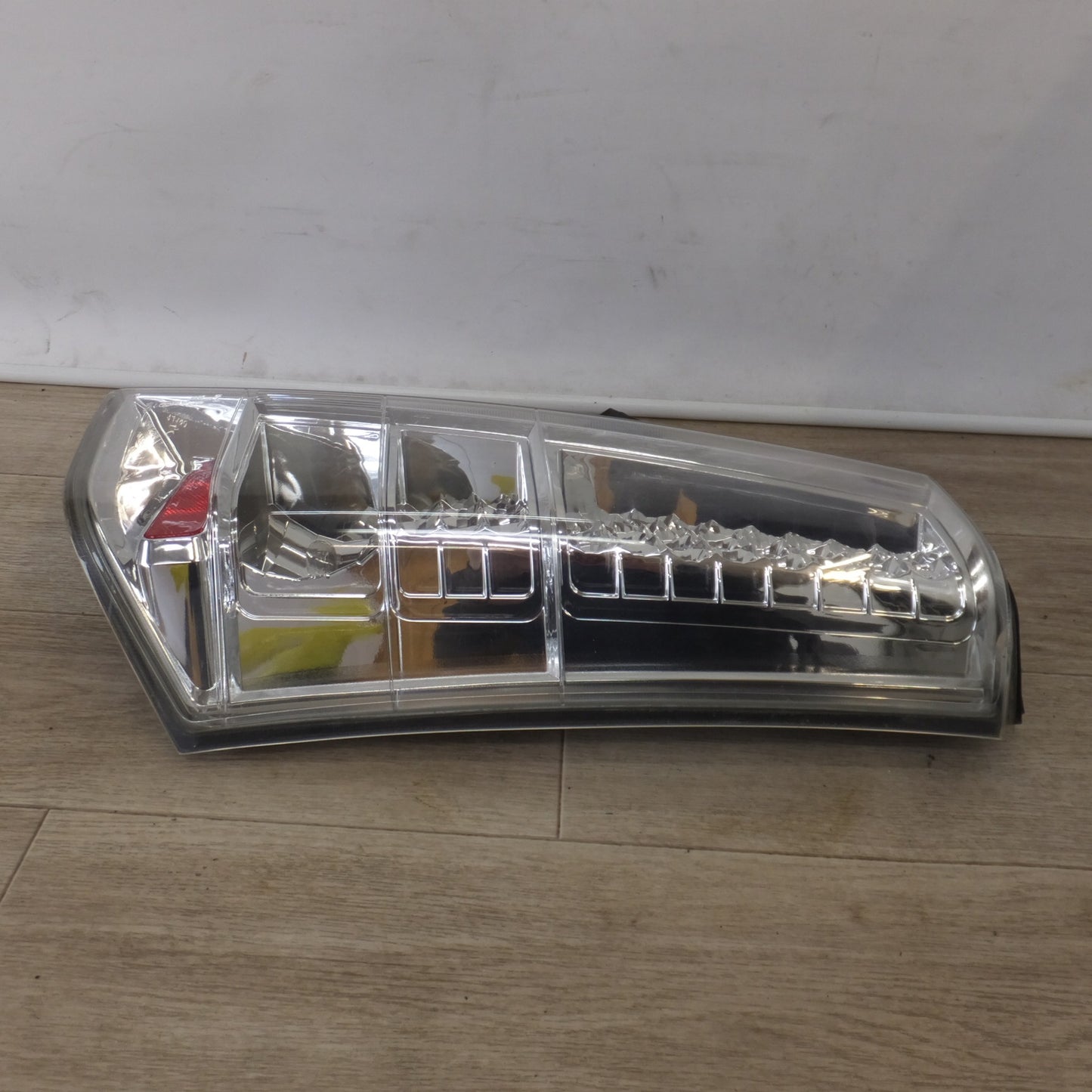 [送料無料] ★JUNYAN スズキ SUZUKI ワゴンR MH23S テールライト LT-HU588 LT-HU496 右★