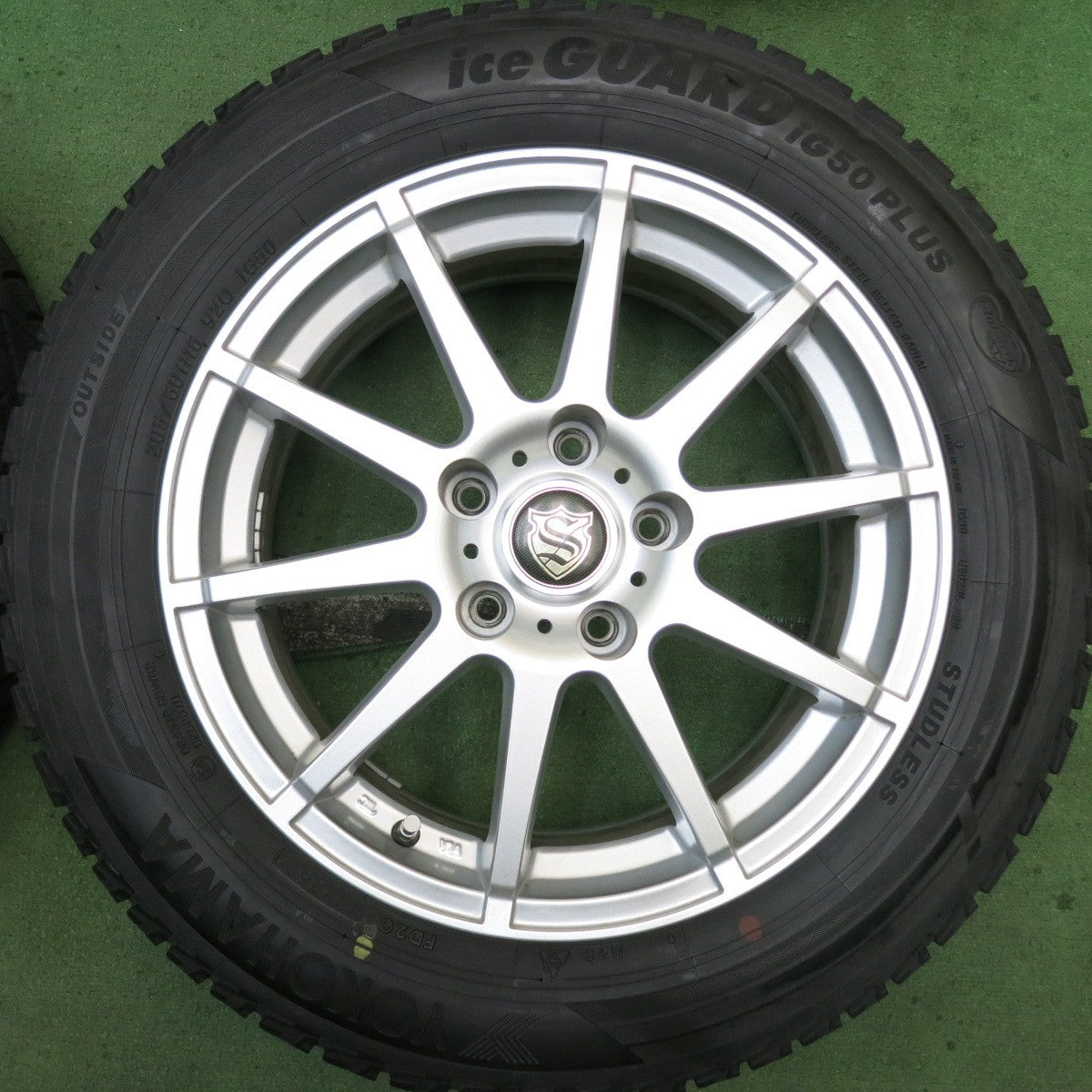 バリ溝！キレイ！9.5分★スタッドレス 205/60R16 ヨコハマ アイスガード iG50 プラス 社外 アルミ 16インチ PCD114.3/5H★5080212HAス