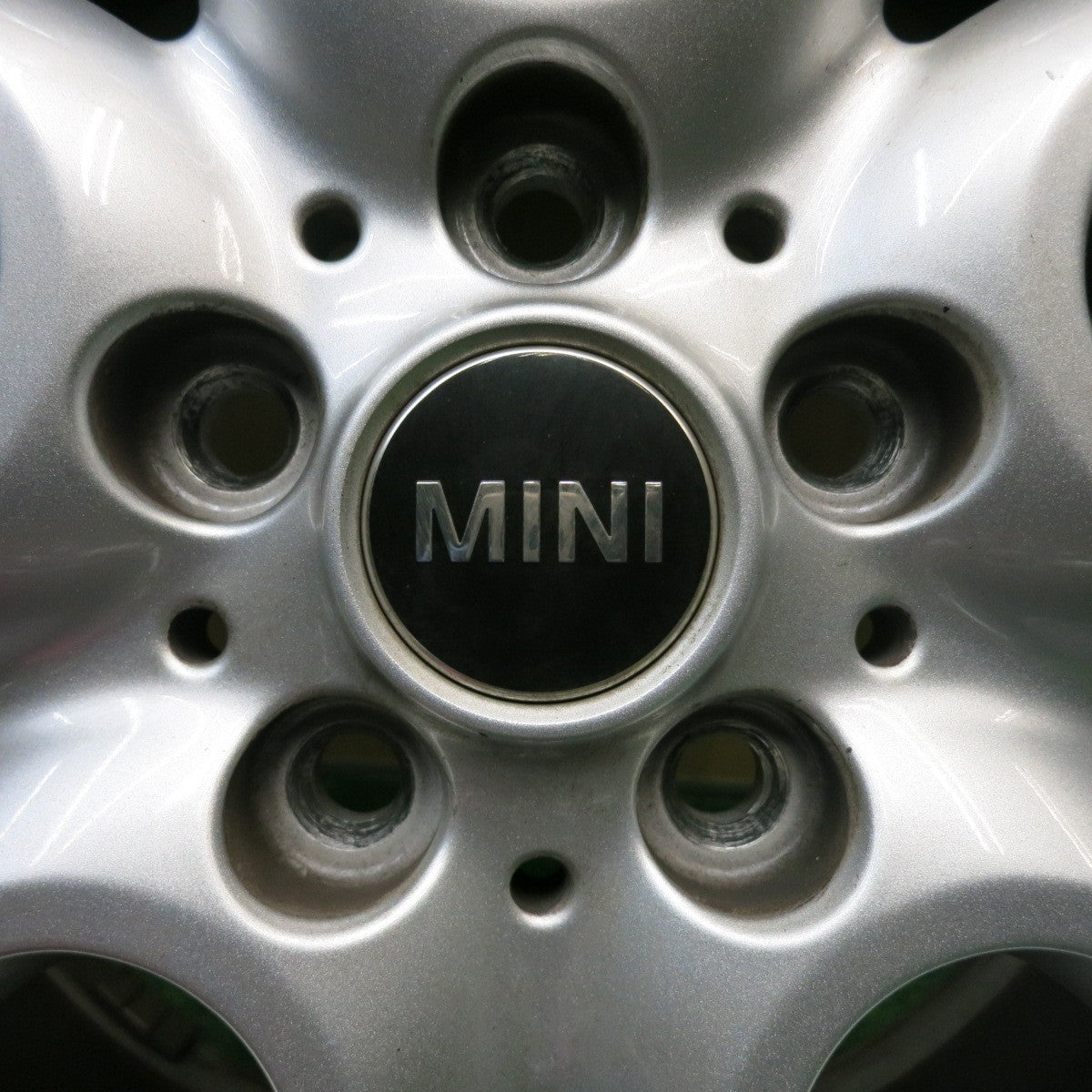 バリ溝！23年！9.5分★MINI F55 F56 ミニ クーパー 純正 195/55R16 スタッドレス ダンロップ ウインターマックス WM02 16インチ PCD112/5H★6043006HAス