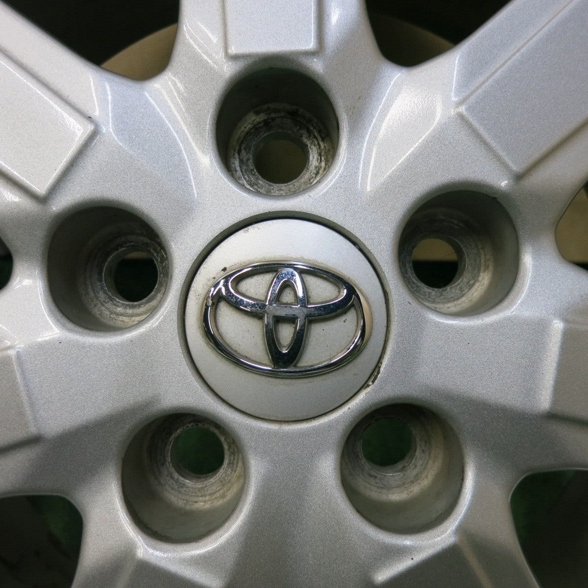 4本価格★トヨタ 70系 ヴォクシー ノア 純正 ホイール 16インチ 16×6J PCD114.3/5H★5062415SYホ