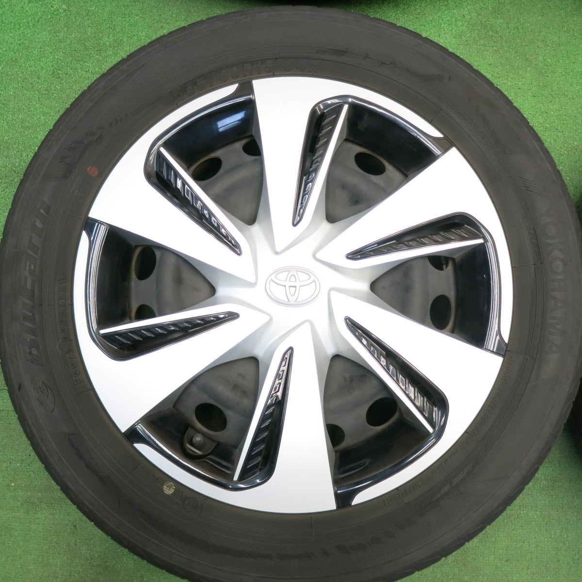 キレイ！23年★トヨタ 170系 シエンタ 純正 スチール 185/60R15 ヨコハマ ブルーアース AE01F 15インチ PCD100/5H★6041205HAノ