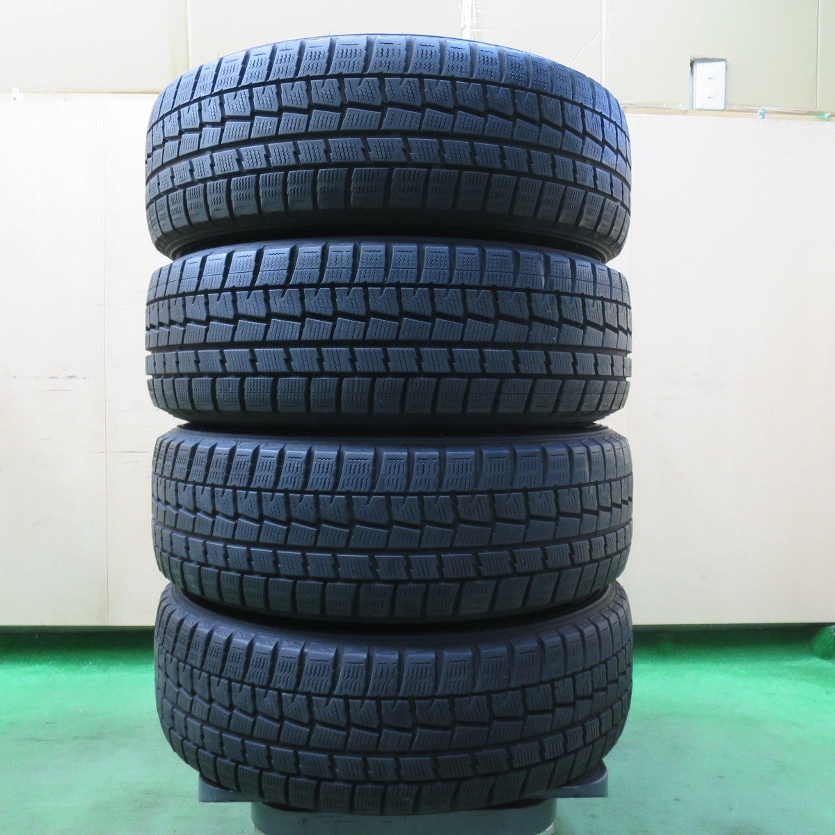 バリ溝！キレイ！9分★プリウス 等 185/65R15 スタッドレス ダンロップ ウインターマックス WM01 WAREN ヴァーレン 15インチ PCD100/5H★5021102イス