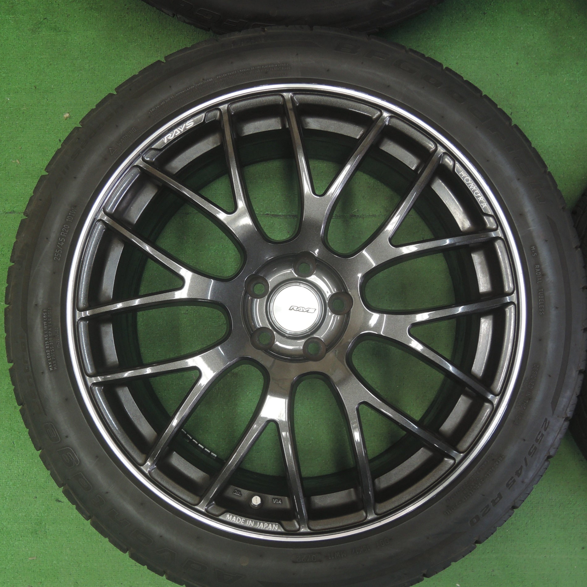 送料無料* バリ溝！22年！9.5分☆ベンツ等 RAYS HOMURA 2×8 GTS 255