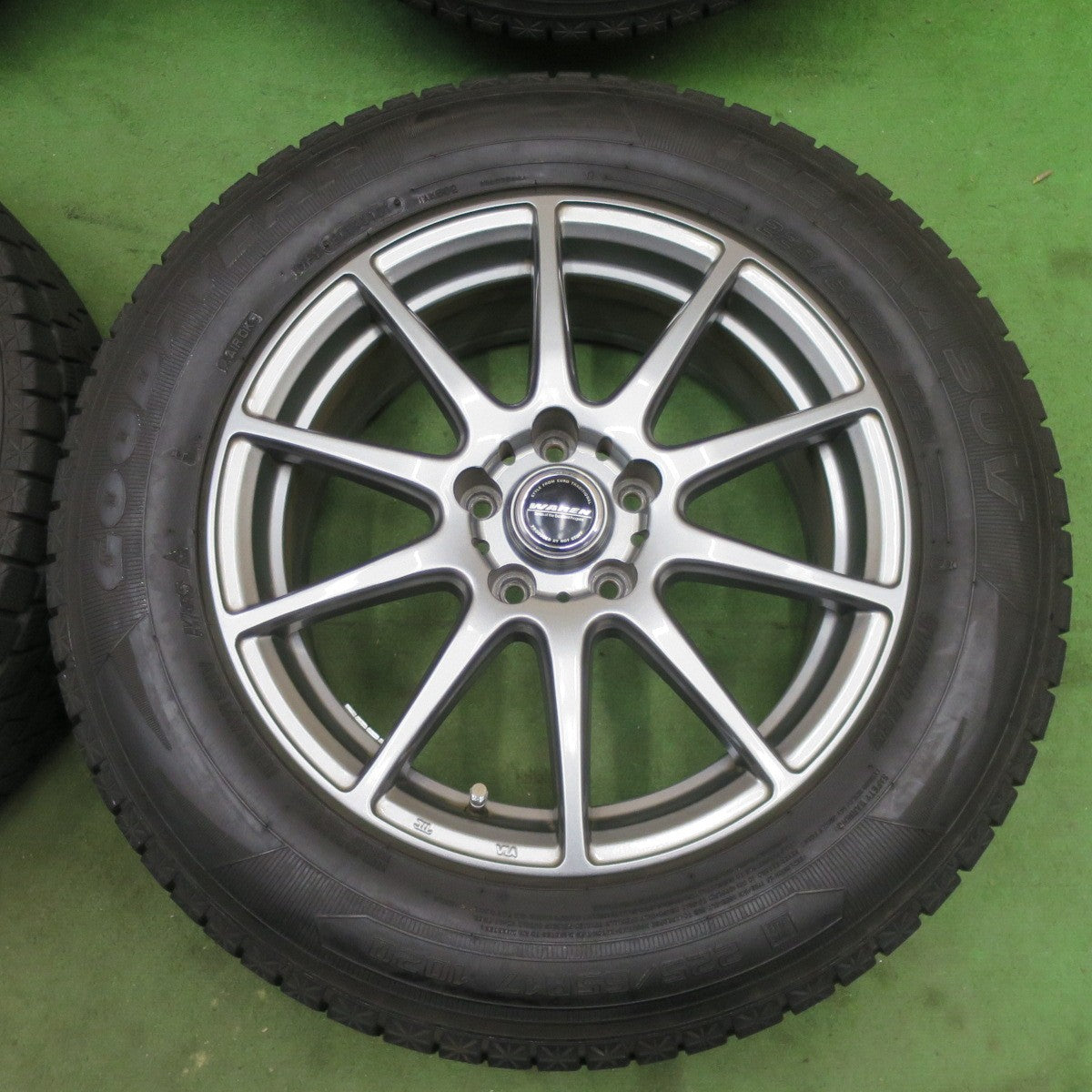バリ溝！キレイ！9分★スタッドレス 225/65R17 グッドイヤー アイスナビ SUV WAREN ヴァーレン 17インチ PCD114.3/5H★6013106ナス