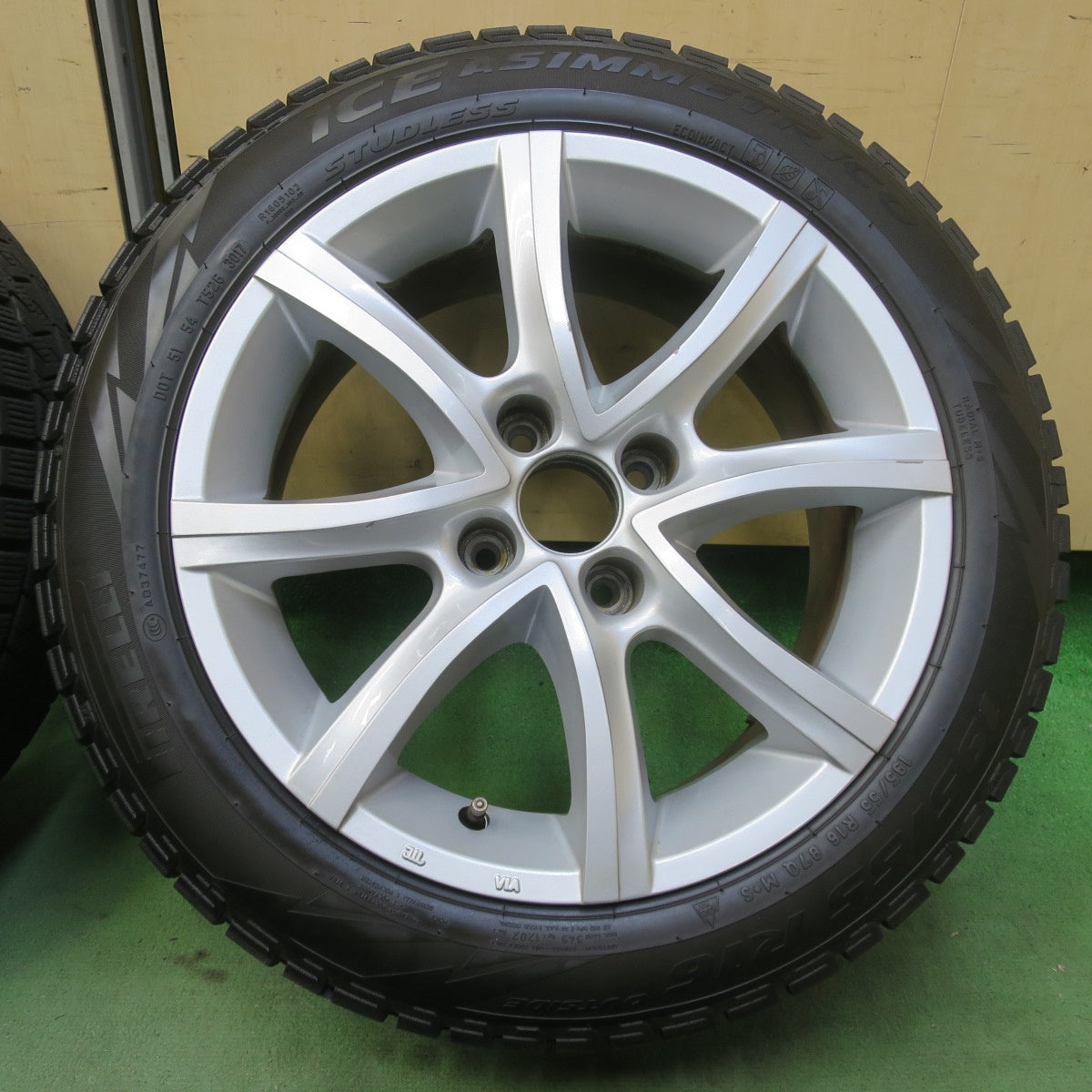 バリ溝！8.5分◎シトロエン プジョー 等 MAK Antibes 195/55R16 スタッドレス ピレリ アイス アシンメトリコ マック アンチバス 16インチ PCD108/4H◎6081704イス
