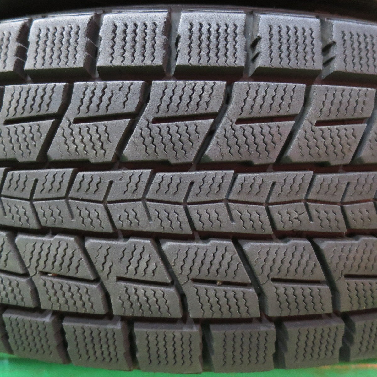 [送料無料] バリ溝！21年！キレイ！9.5分★スタッドレス 225/65R17 ダンロップ ウインターマックス SJ8 Exceeder エクシーダー 17インチ PCD114.3/5H★5011305イス