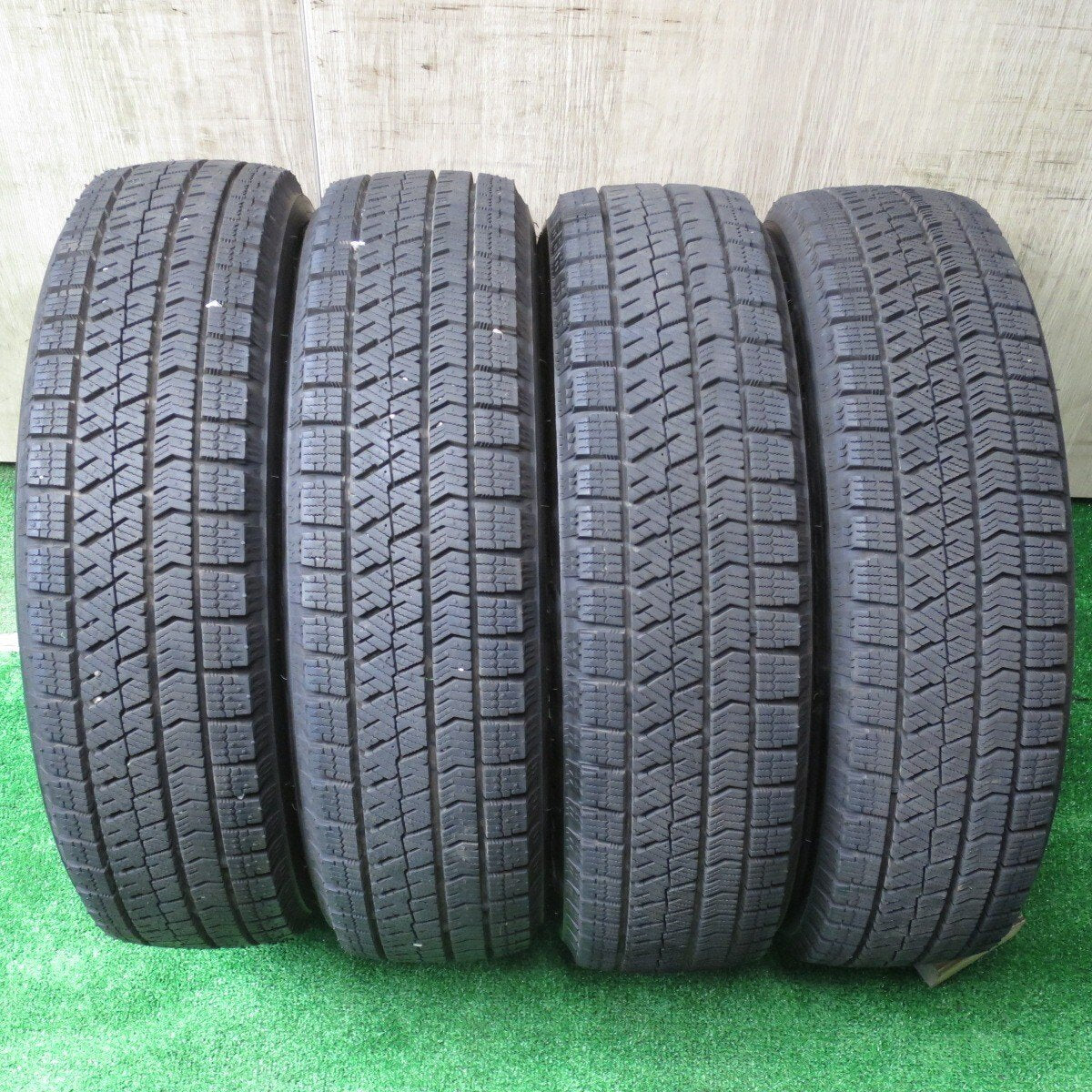 バリ溝！22年 9.5分★プリウス等 195/65R15 スタッドレス ヨコハマ アイスガード iG60 エクシーダー PCD100/5H★4102507Hス