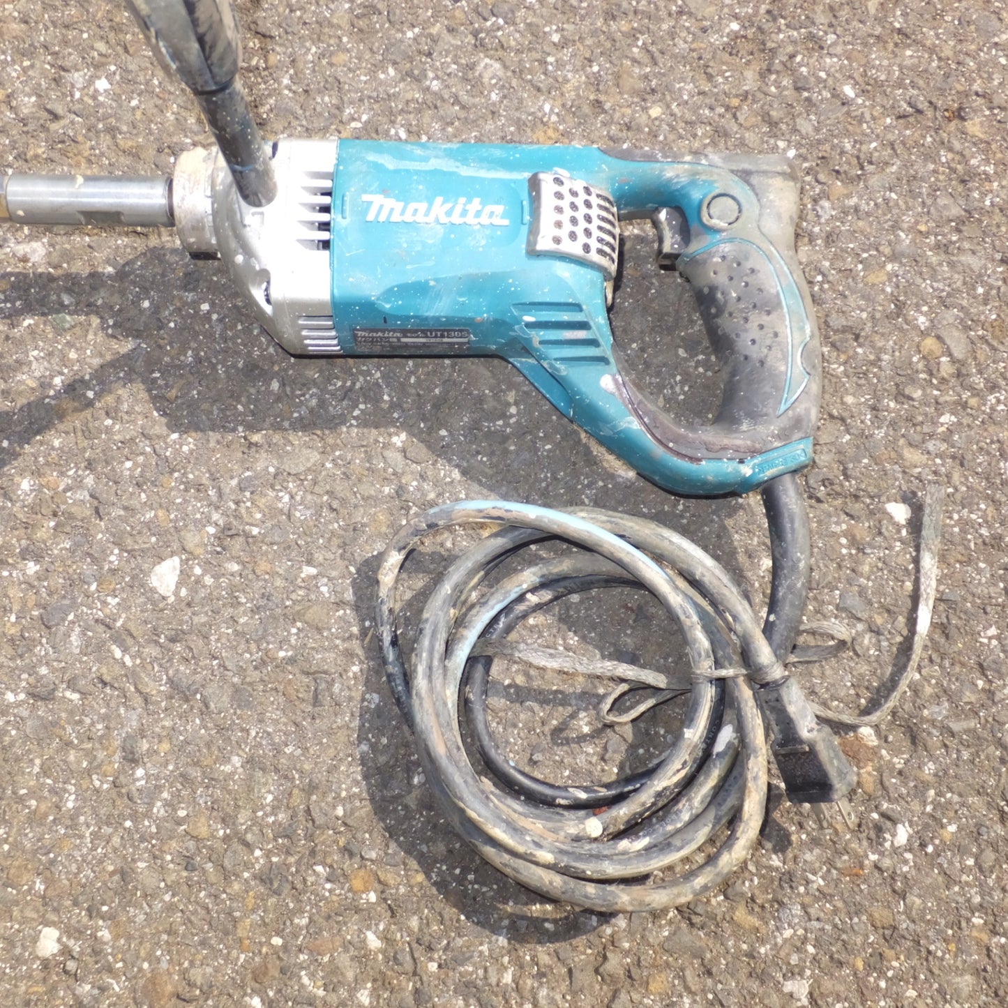 [送料無料] ★マキタ makita カクハン機 UT1305　100V 9A 50-60Hz 850W★