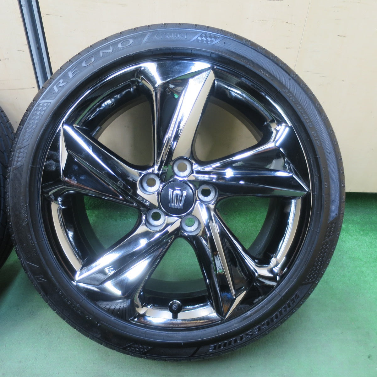 新車外し★トヨタ 220系 クラウン RS 純正 225/45R18 ブリヂストン レグノ GR001 18インチ PCD114.3/5H★5111305TTノ