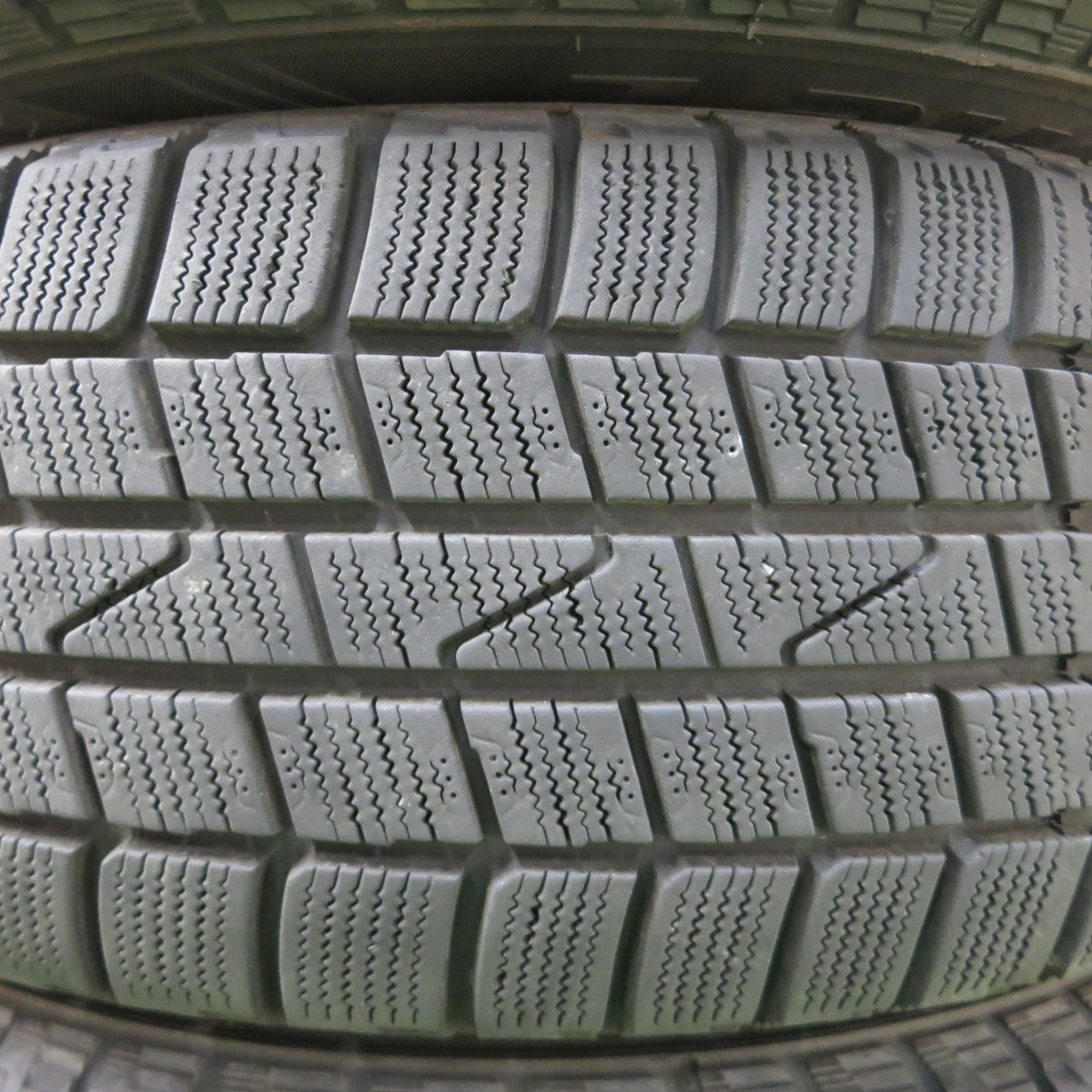 *送料無料* バリ溝！21年！キレイ！8.5分★スタッドレス 195/65R15 ラウフェン I FIT IZ NIRVANA NV ニルバーナ 15インチ PCD114.3/5H★4061005ナス