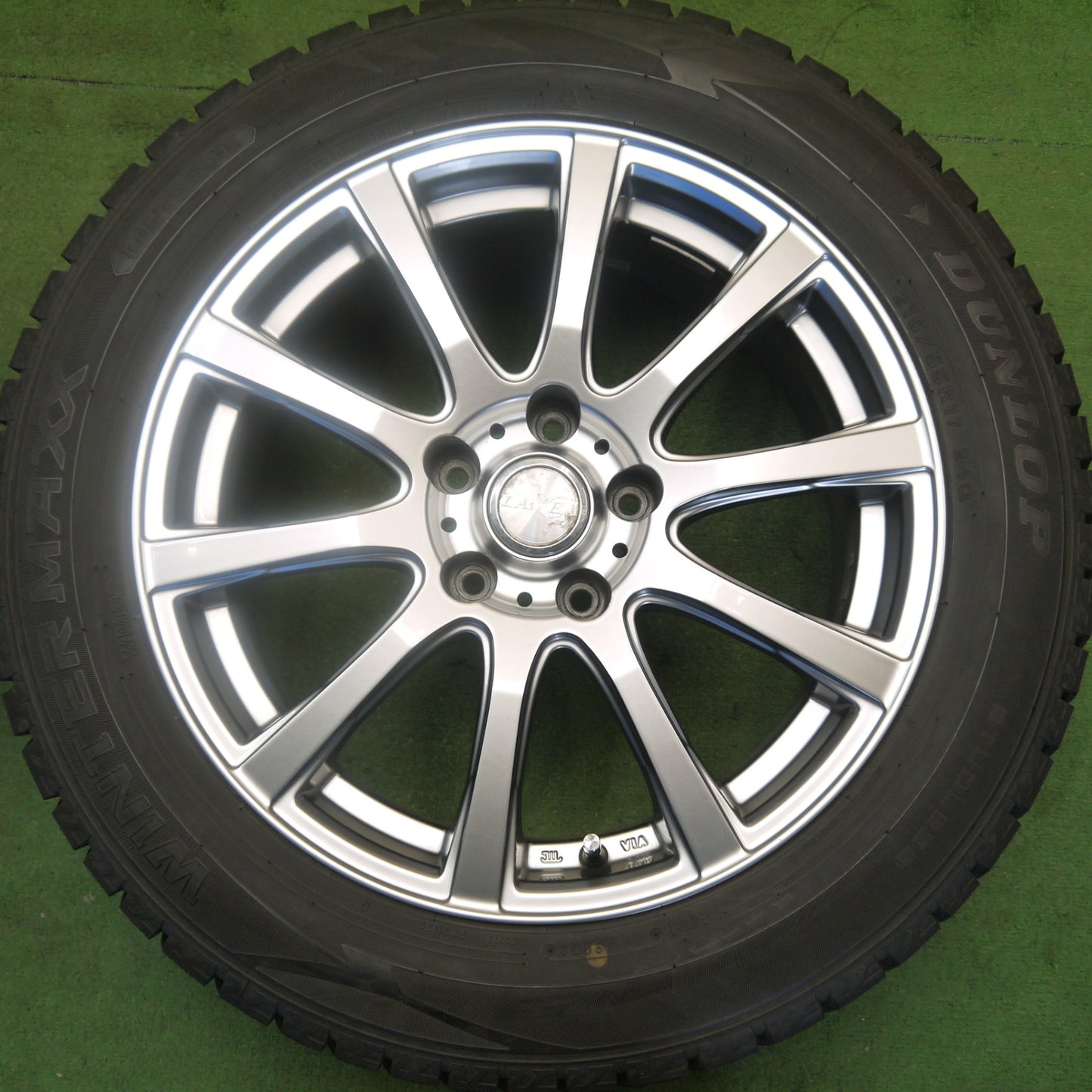 バリ溝！23年！9分★スタッドレス 215/55R17 ダンロップ ウインターマックス WM02 LAYCEA レイシア 17インチ PCD114.3/5H★6041502Hス