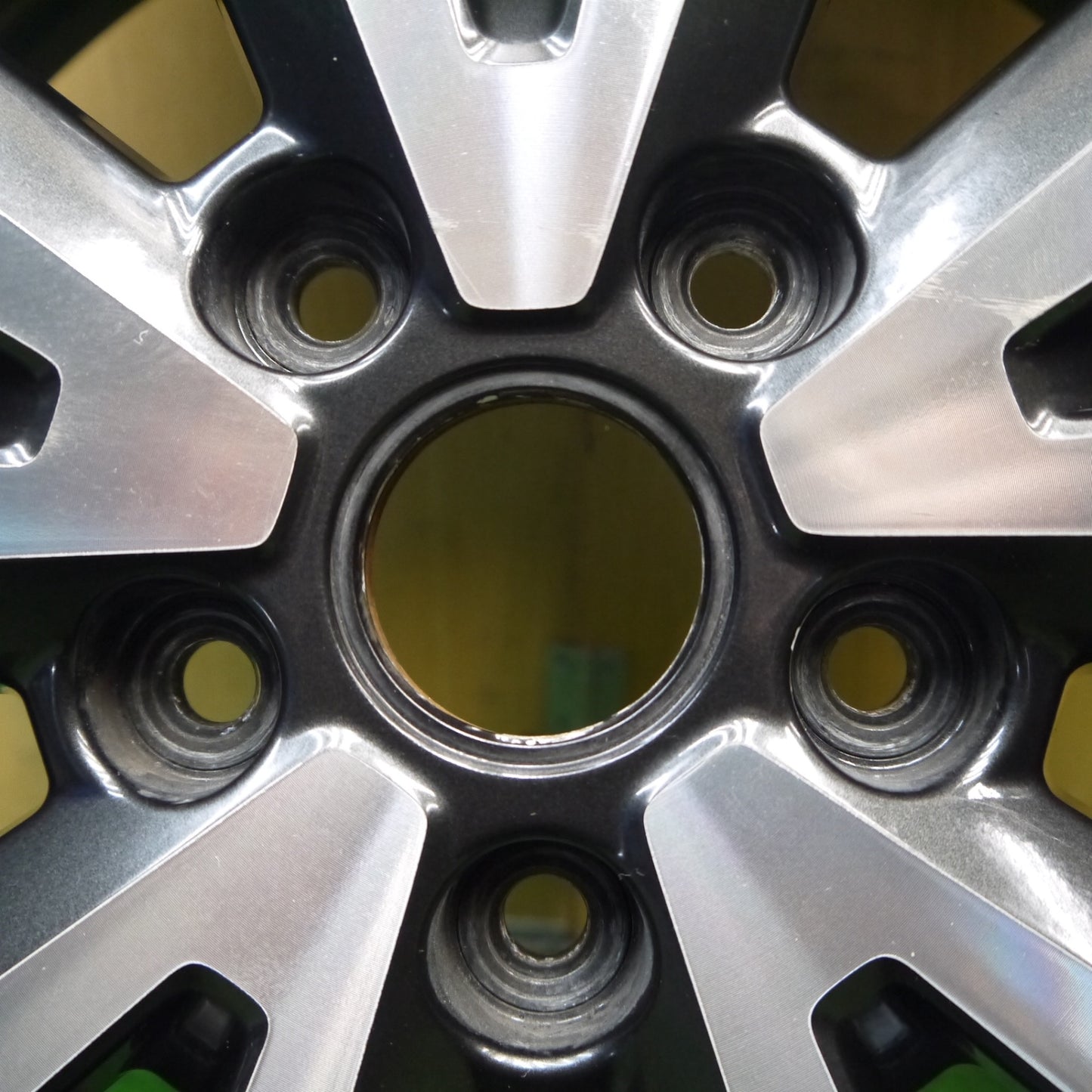 バリ溝！24年！9.5分！1本★スバル BS9 レガシィ アウトバック 純正 225/60R18 ヨコハマ ジオランダー CV G058 18インチ PCD114.3/5H★6020303Hノ