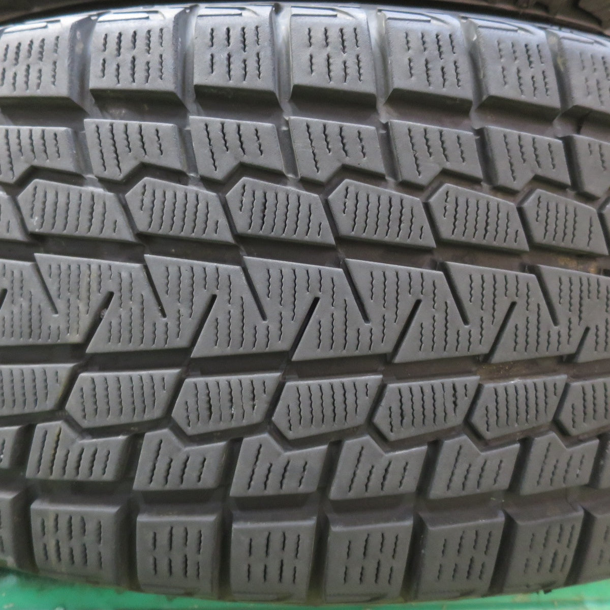 バリ溝！キレイ！9.5分★スタッドレス 235/60R18 ヨコハマ アイスガード G075 JOKER ジョーカー 18インチ PCD114.3/5H★6061012イス