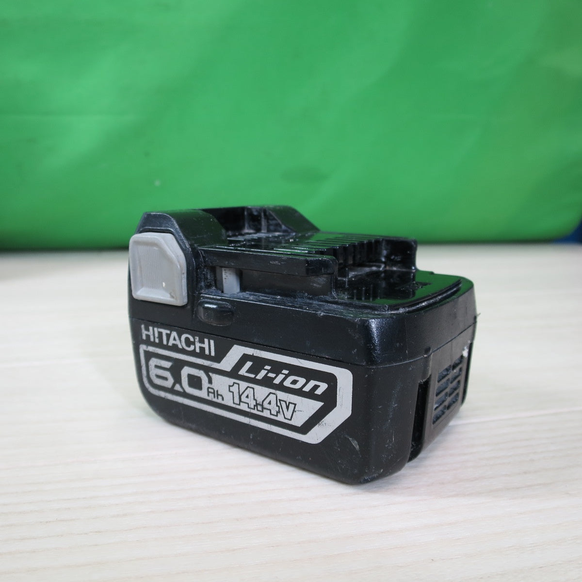 [送料無料] ☆日立工機 コードレス インパクト ドライバー 14.4V WH14DDL2? 充電器 バッテリー 付き 電動 工具☆