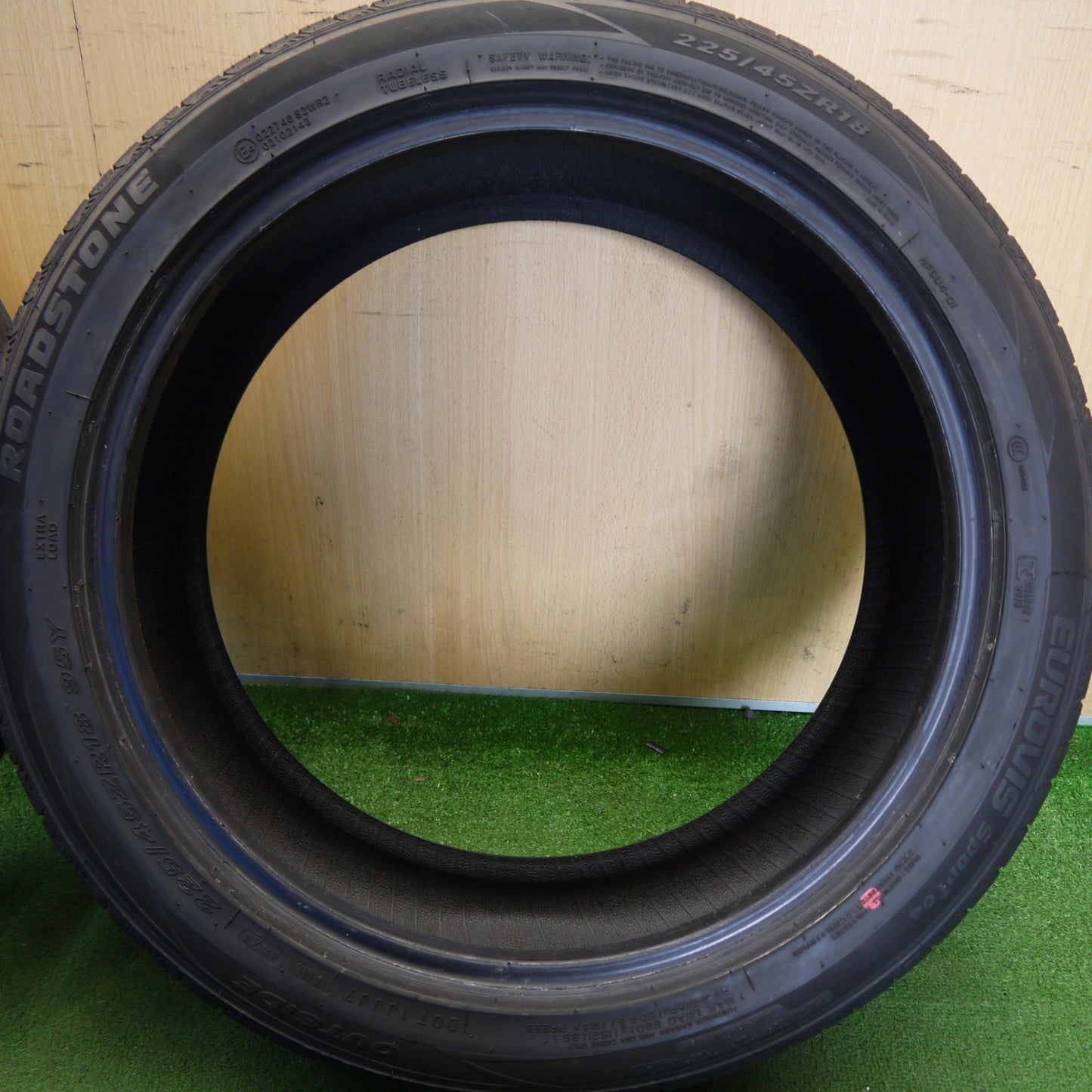 ほぼ未使用！24年★225/45R18 ロードストーン EUROVIS Sport 04 タイヤ 18インチ クラウン レヴォーグ マークX 等★6070705Hノタ