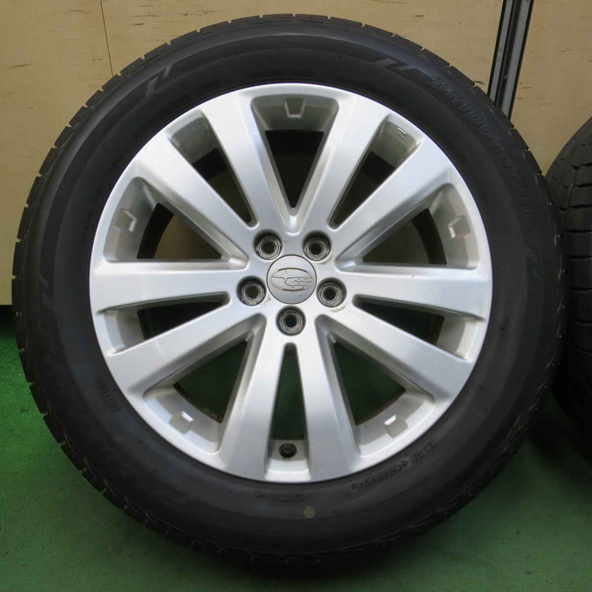 バリ溝！9.5分★スバル フォレスター 純正 225/55R17 ブリヂストン LUFT RV2 17インチ PCD100/5H★5050202イノ