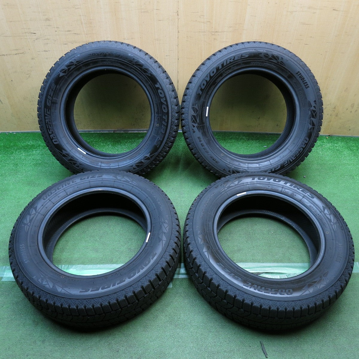 バリ溝！23年！9.5分◎スタッドレス 205/65R16 トーヨー オブザーブ GIZ2 タイヤ 16インチ ヤリスクロス セレナ カムリ 等◎6100203KKスタ