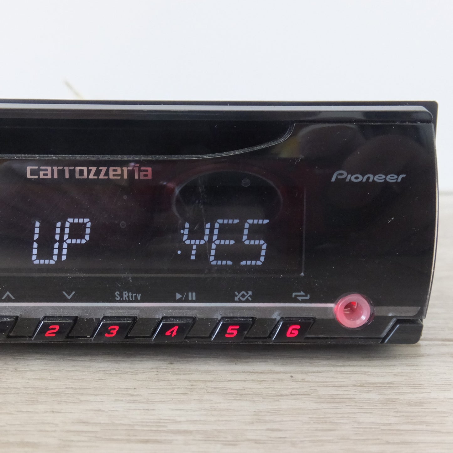 [送料無料] ★カロッツェリア carrozzeria CDチューナー メインユニット DEH-380(59)★