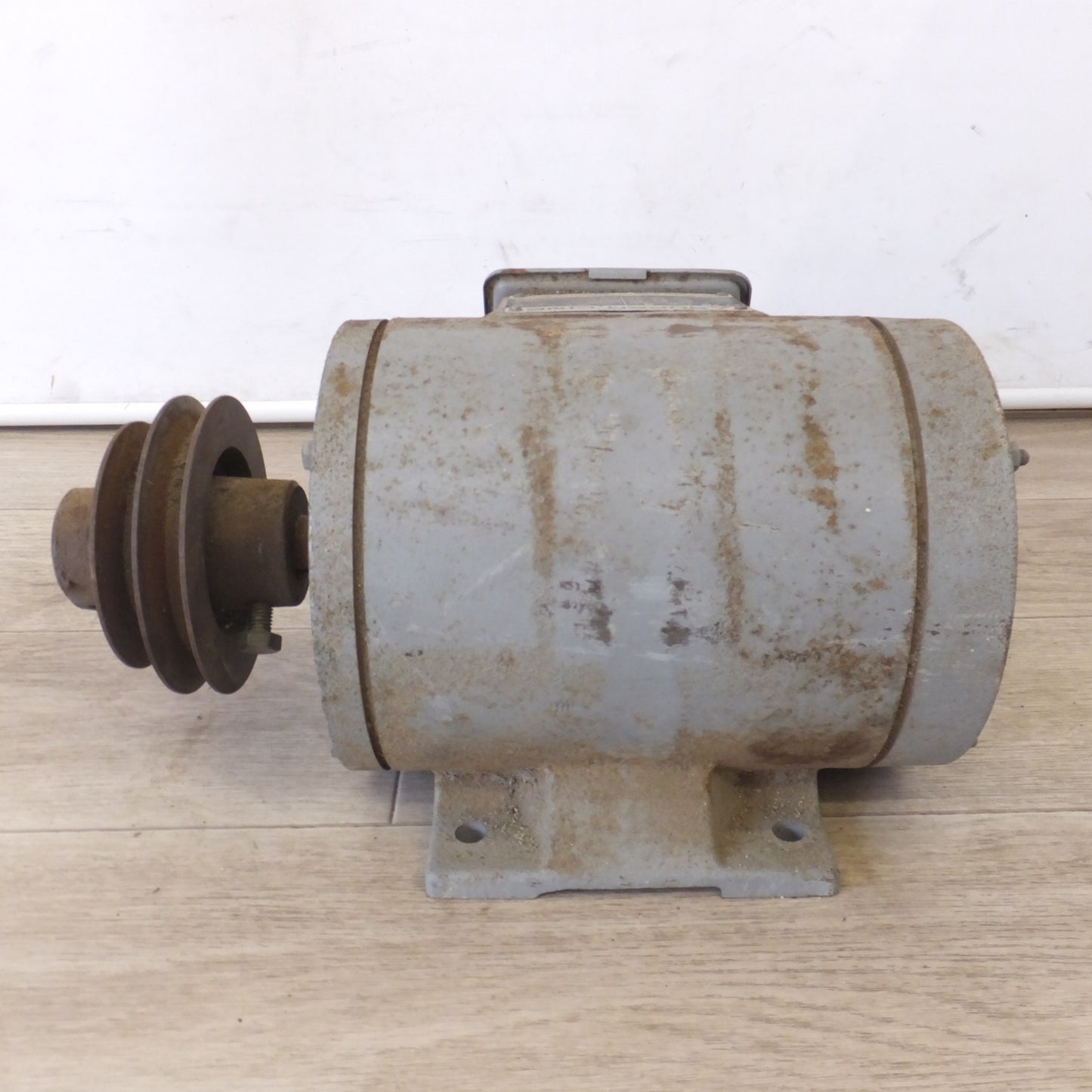 [送料無料] 現状品★三菱 MITSUBISHI 三相モーター SUPER LINE SB-E　0.75KW 4P 200/220V 50/60Hz★