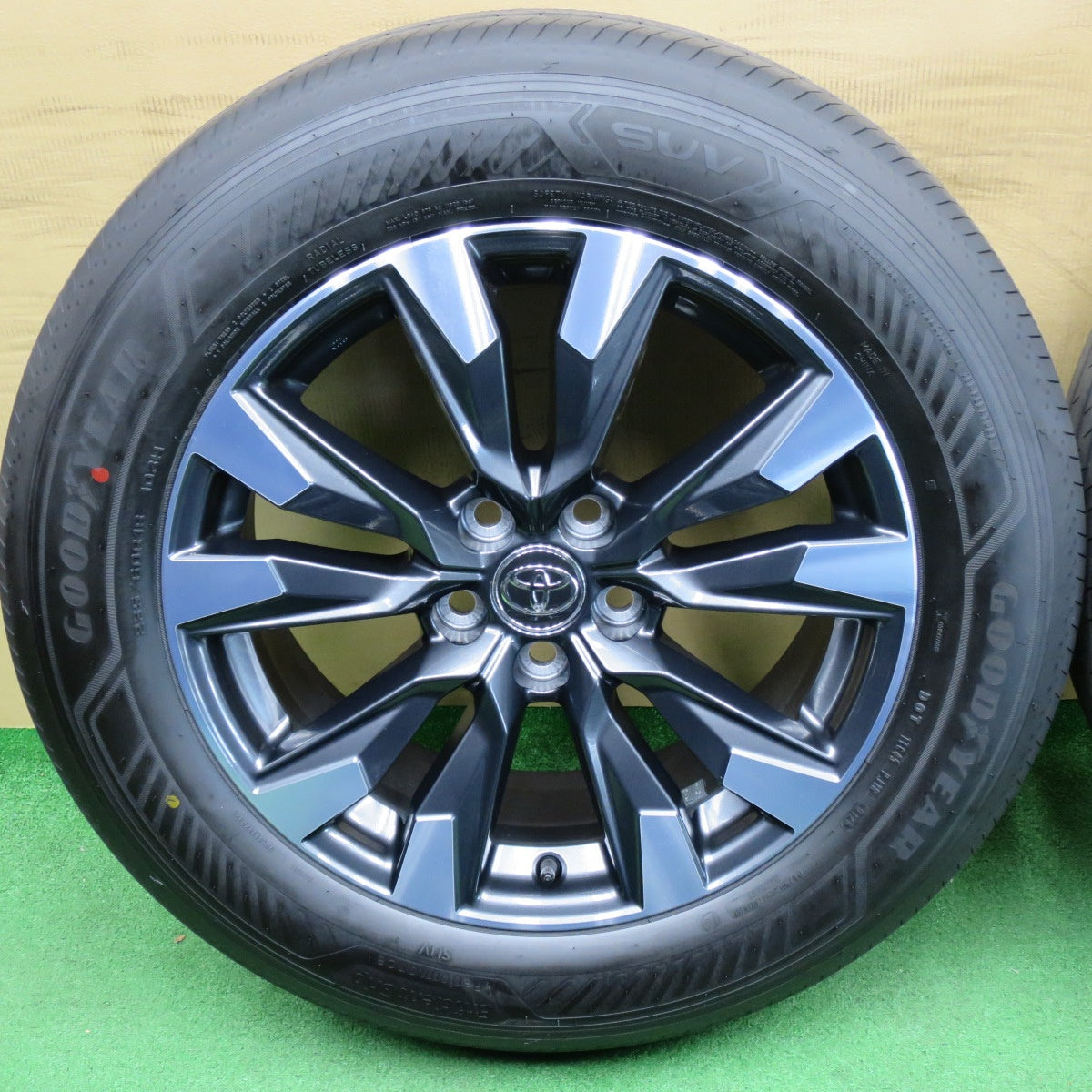 新車外し！26年◎トヨタ RAV4 Zグレード 純正 235/60R18 グッドイヤー EfficientGrip Performance SUV 18インチ PCD114.3/5H◎6061502NKノ