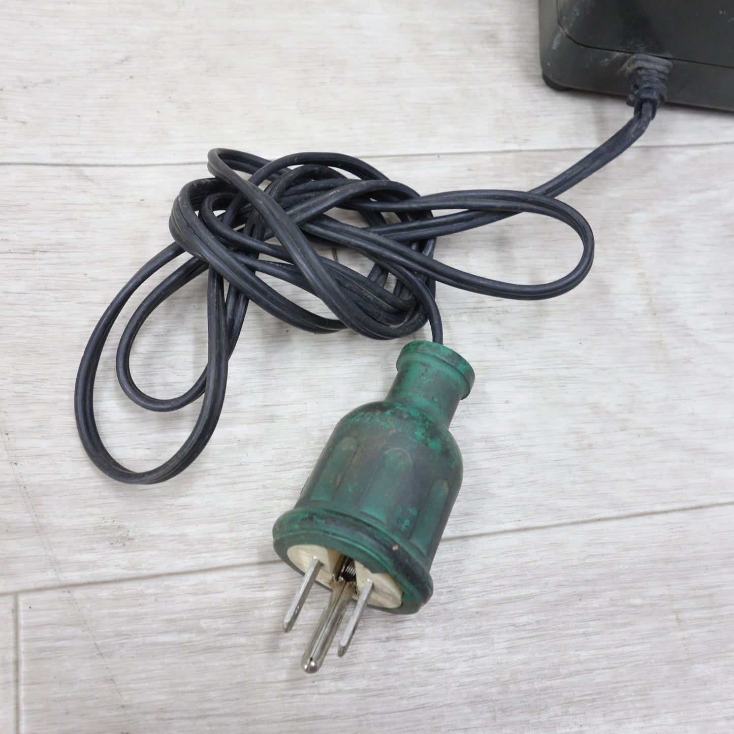 [送料無料] ◆泉精器  電動 油圧式 工具用 バッテリー パック BP-70I 急速 充電器 CH-3HR IZUMI 電動 工具 現状品◆