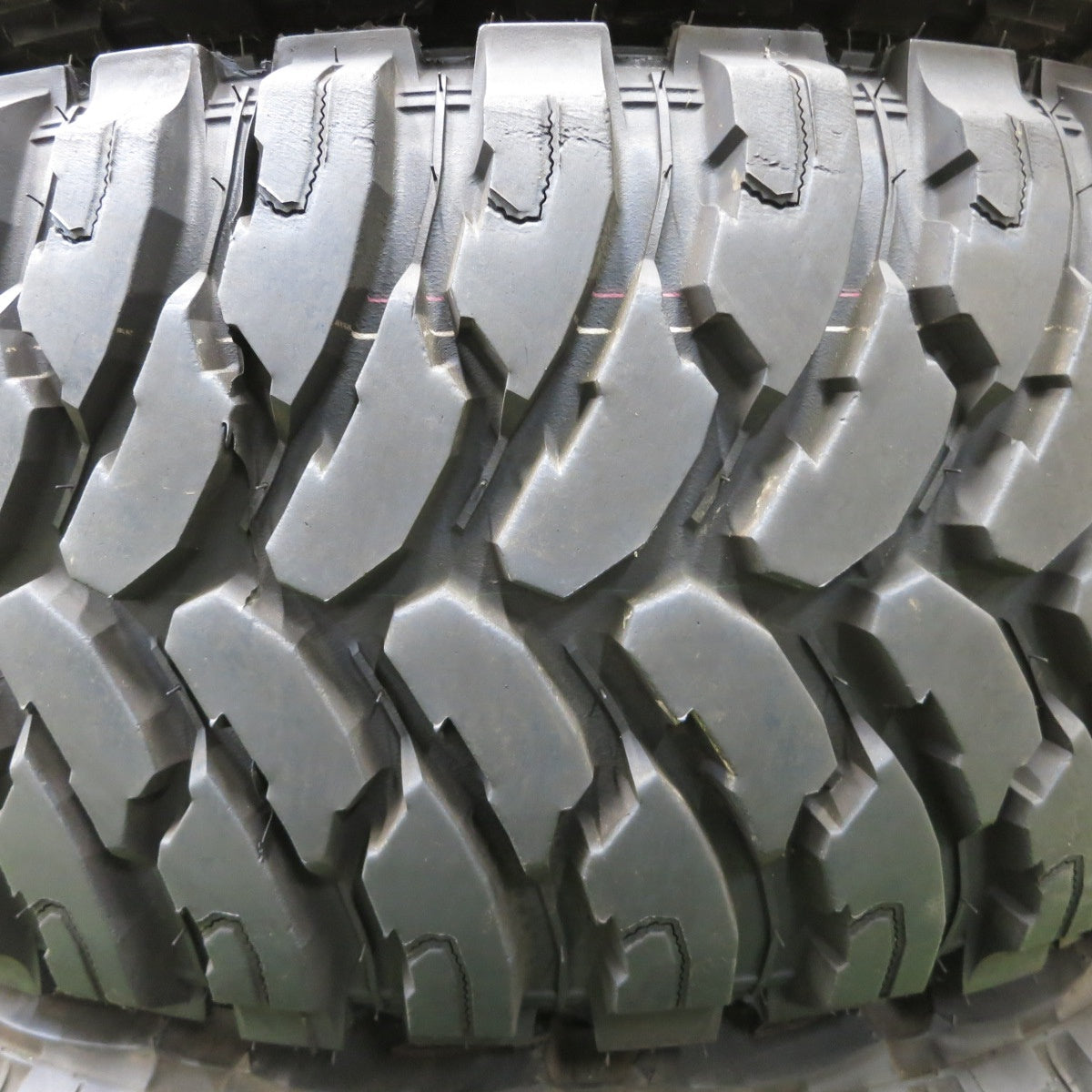 バリ溝！22年！9.5分★MKW M-19 35×12.50R20 コンフォーサー CF3000 トーヨー M/T オープンカントリー 20インチ PCD139.7/6H★5091001ナノ