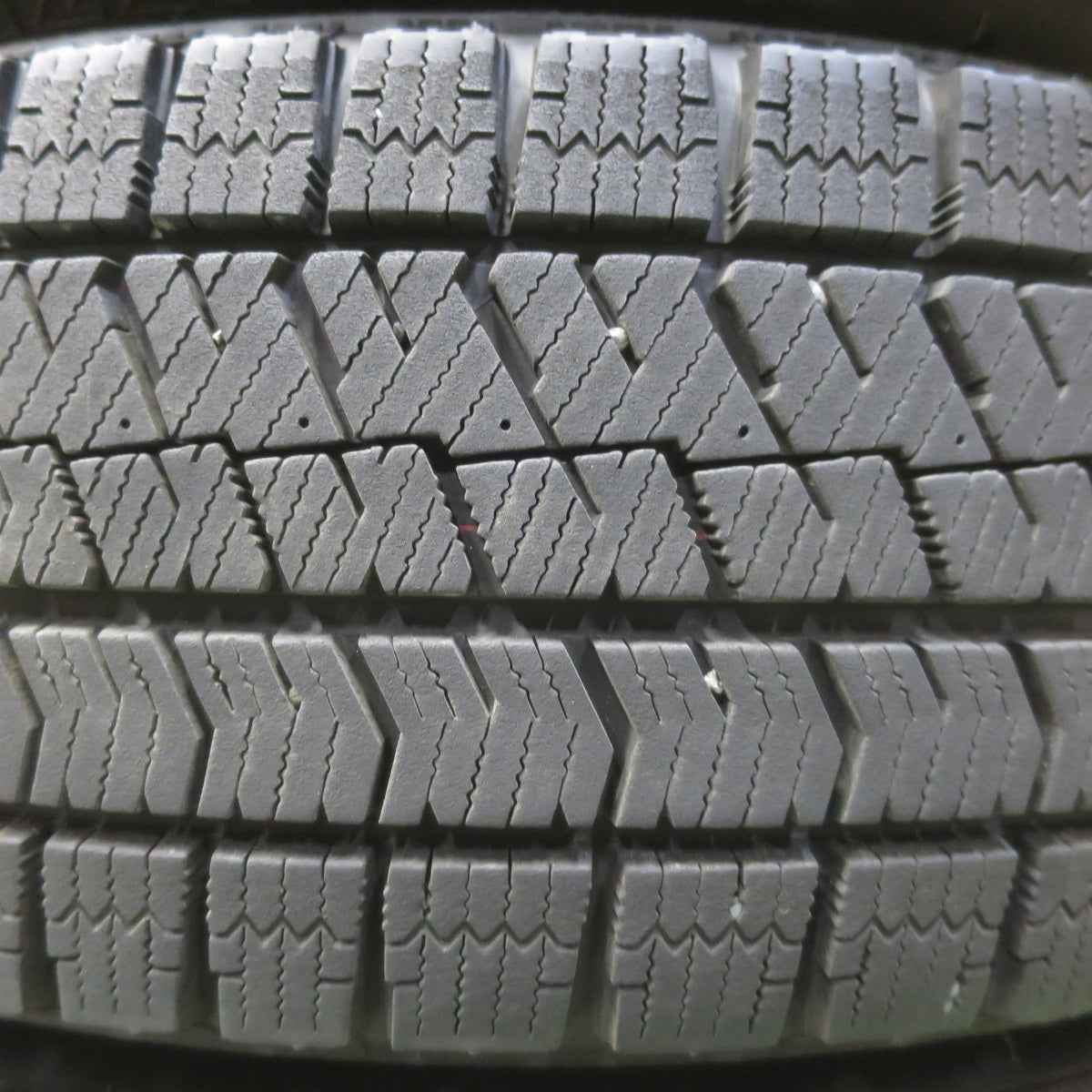 バリ溝！22年！キレイ！8.5分◎スタッドレス 175/65R15 ブリヂストン ブリザック VRX2 AIRBERG エアベルグ 15インチ PCD100/4H◎6072307イス