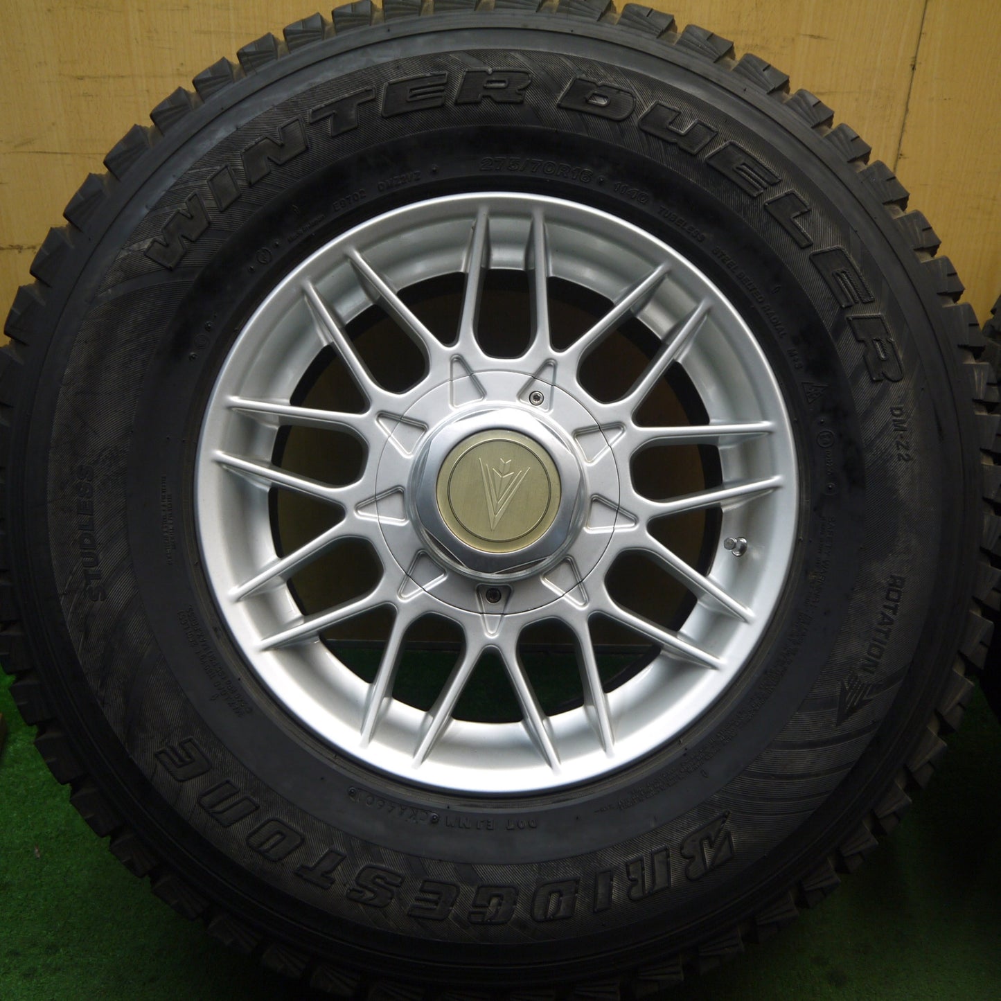 バリ溝！キレイ！9.5分★ランクル 等 275/70R16 スタッドレス ブリヂストン ウインター デューラー DM-Z2 weds ウェッズ 16インチ PCD150/5H★5091702Hス