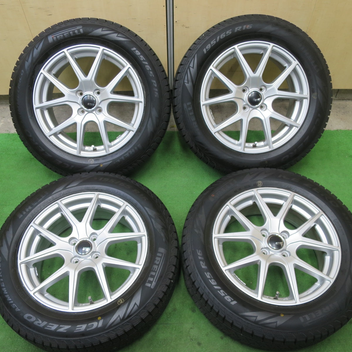 バリ溝！23年！キレイ！9.5分以上★スタッドレス 195/65R16 ピレリ アイスゼロ アシンメトリコ SPORT DAISY スポルト デイジー 16インチ PCD100/4H★5062302TTス