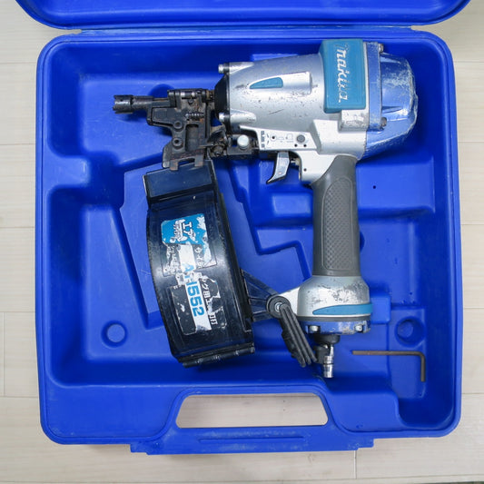 [送料無料] ☆マキタ サイディング 用 エア 釘打 AN552 エアー ツール 工具 シート釘 27～50mm 釘打ち機 釘打機 makita☆