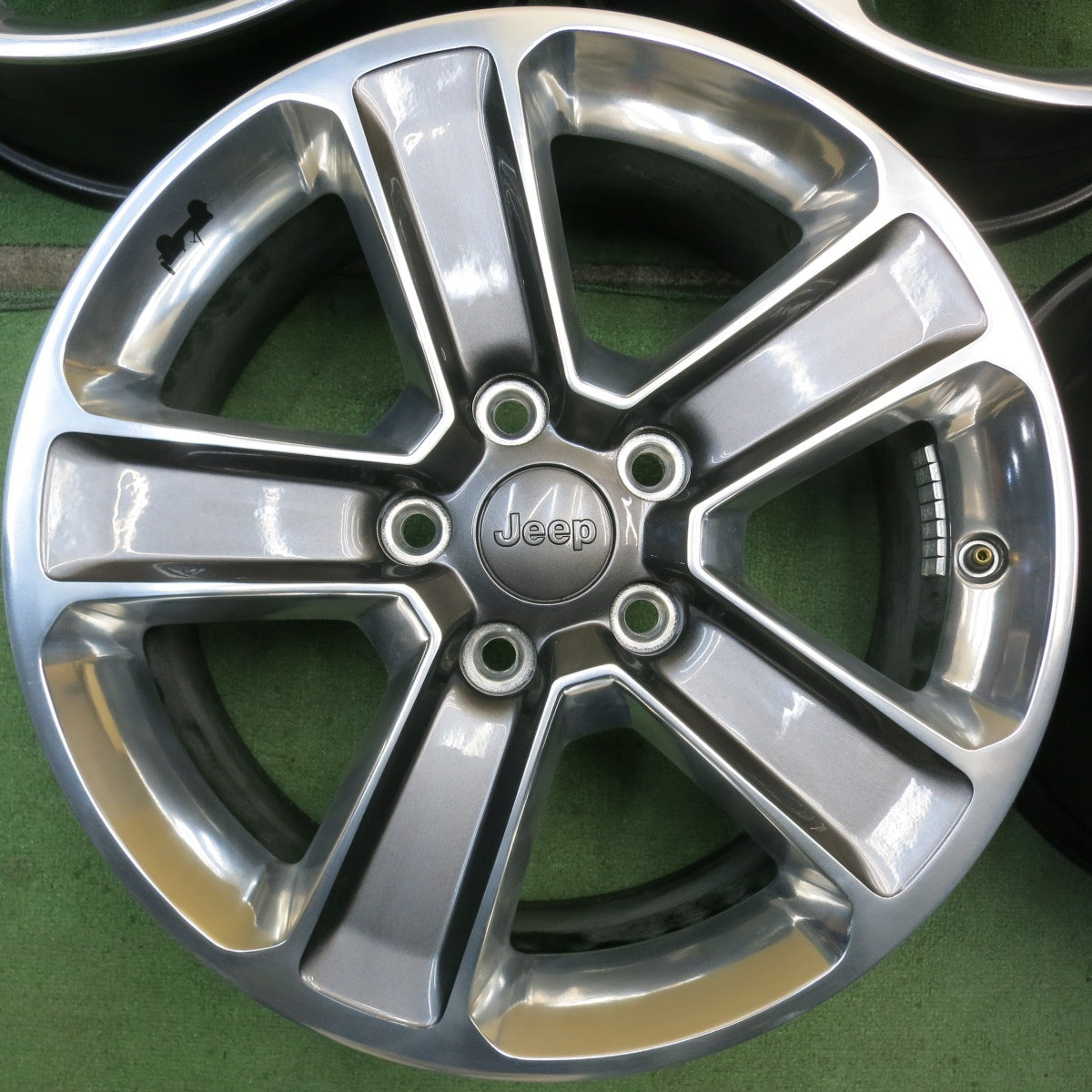 キレイ！5本★JEEP ジープ JL ラングラー アンリミテッド サハラ 純正 ホイール 18インチ 18×7.5J PCD127/5H★6071106HAホ