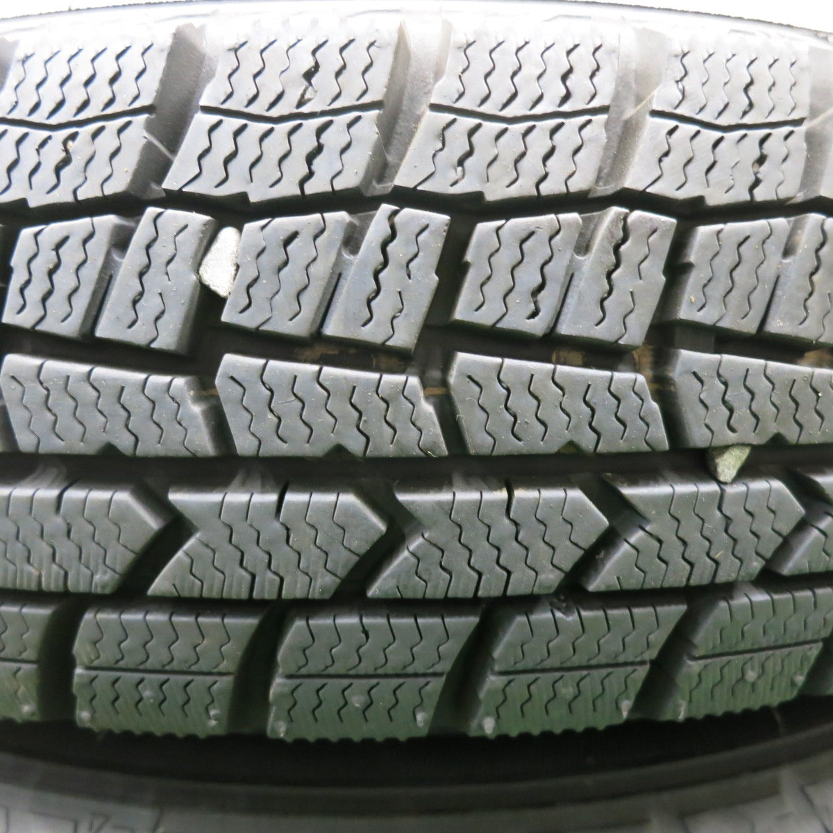 *送料無料* バリ溝！22年！ほぼ10分★スタッドレス 145/80R13 ダンロップ ウインターマックス WM02 JOKER ジョーカー 13インチ PCD100/4H★4051302NJス