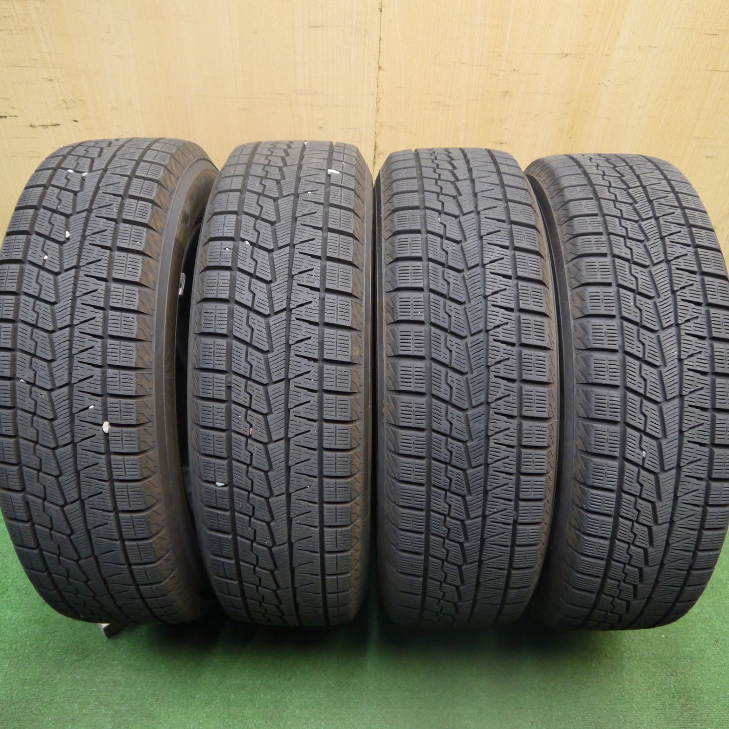 [送料無料] バリ溝！24年！キレイ！ほぼ10分★スタッドレス 185/65R15 ヨコハマ アイスガード iG70 BALMINUM バルミナ 15インチ PCD114.3/5H★5032409Hス