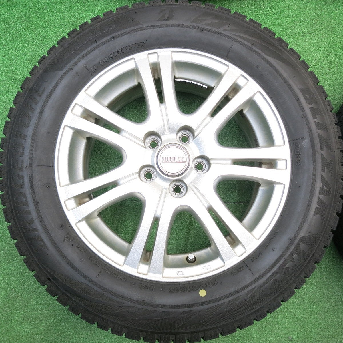 バリ溝！23年！キレイ！8.5分★プリウス 等 195/65R15 スタッドレス ブリヂストン ブリザック VRX2 REVERLINE リバーライン 15インチ PCD100/5H★5112014HAス