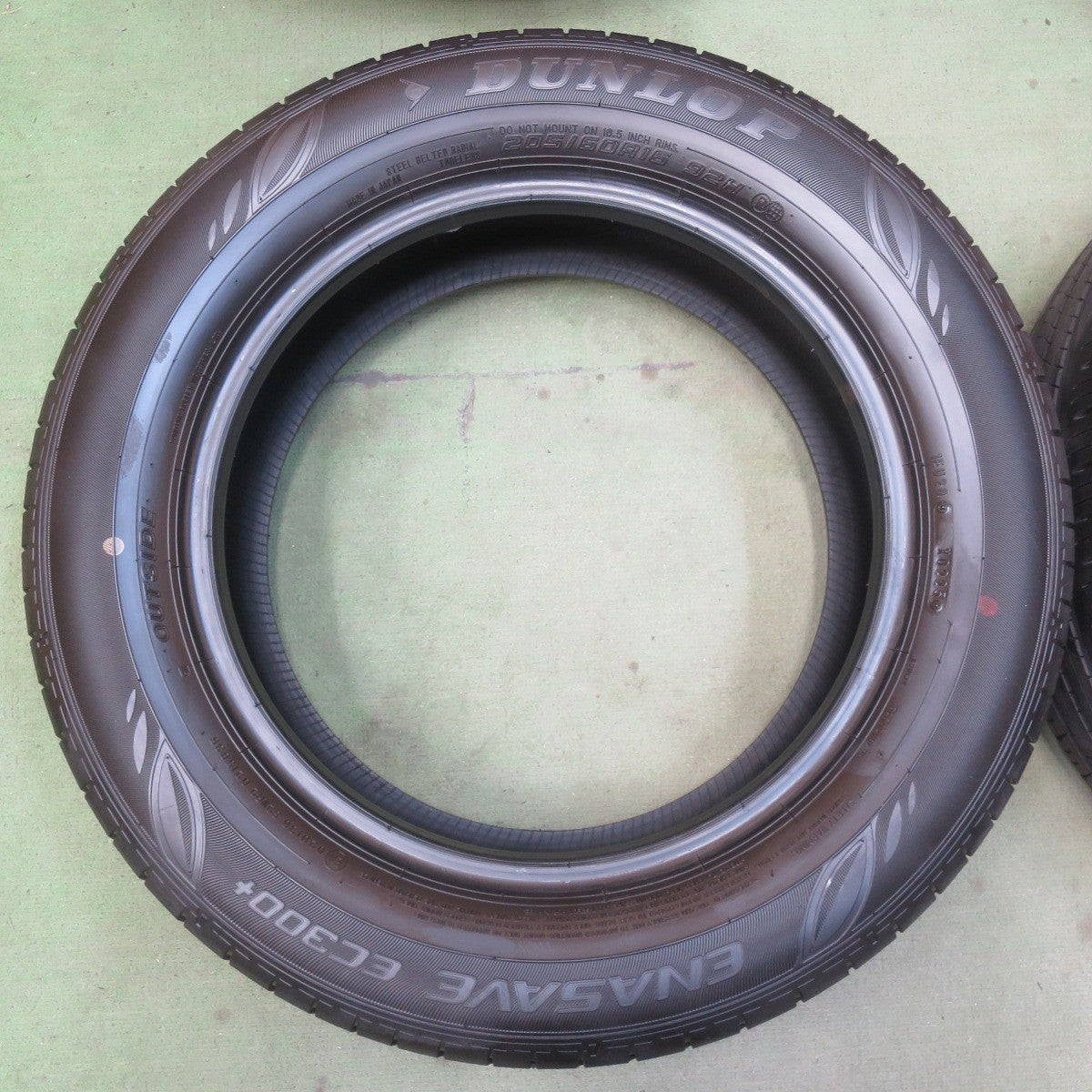 バリ溝！25年！9.5分◎205/60R16 ダンロップ エナセーブ EC300+ タイヤ 16インチ ノア ヴォクシー ステップワゴン 等◎6092903イノタ