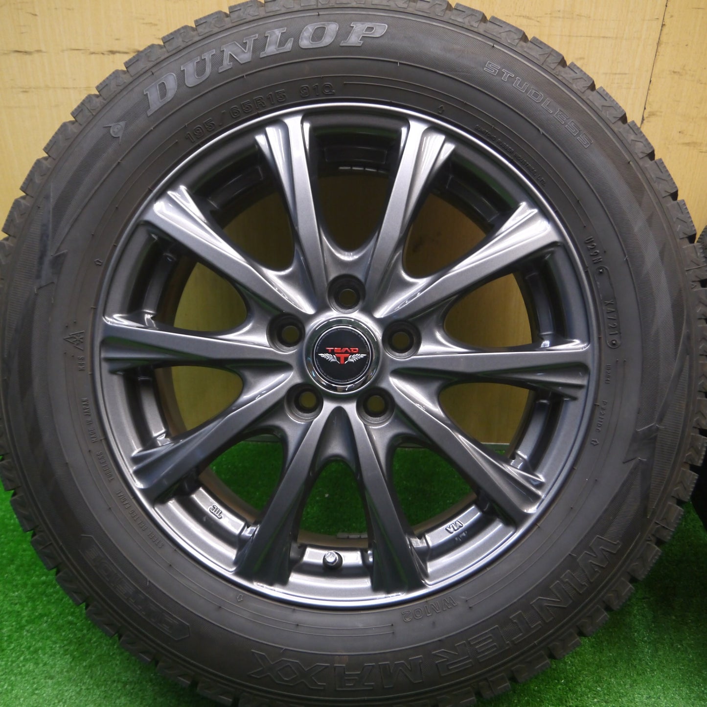 [送料無料] バリ溝！21年！キレイ！9.5分★プリウス等 195/65R15 スタッドレス ダンロップ ウインターマックス WM02 TEAD テッド 15インチ PCD100/5H★4110503Hス
