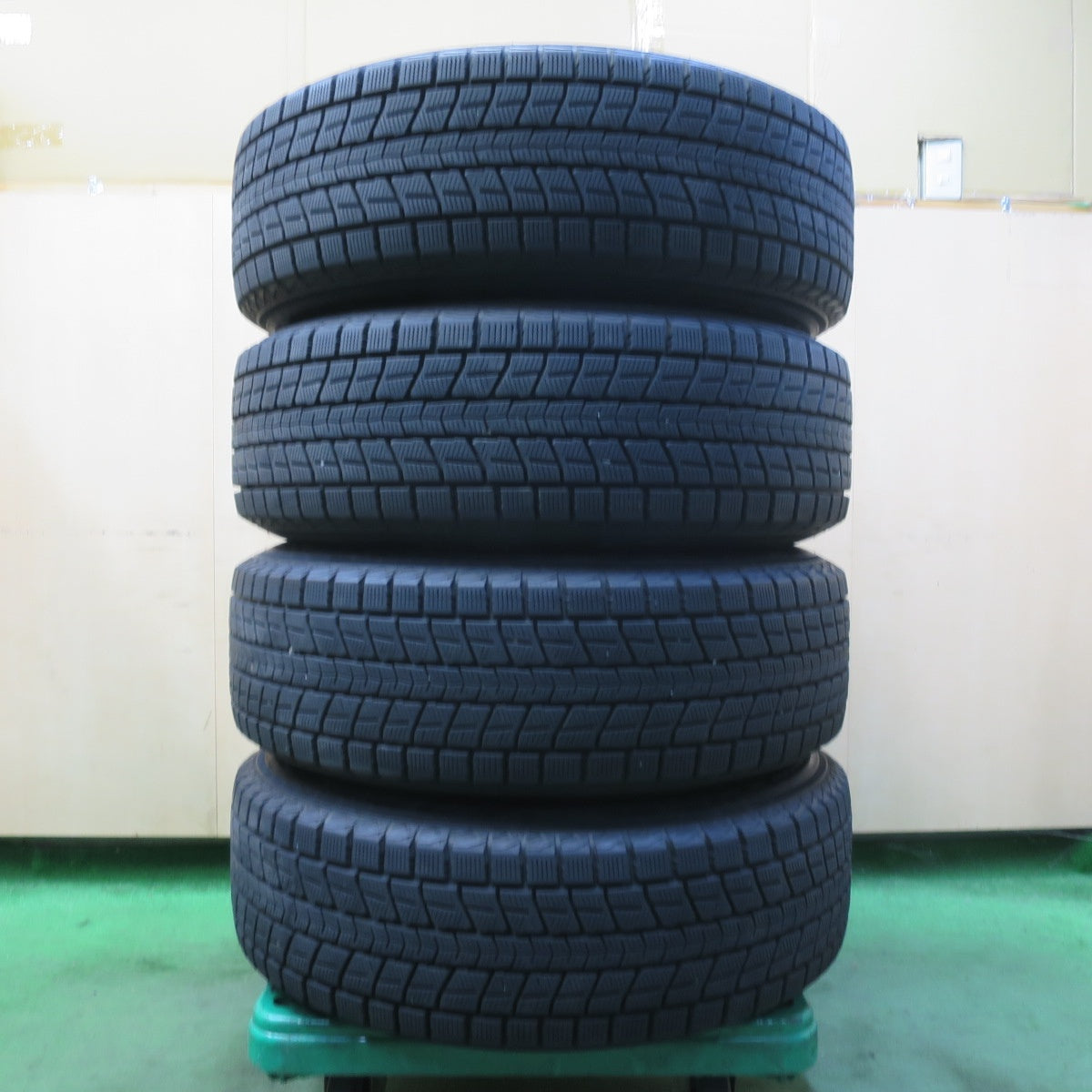 バリ溝！キレイ！9.5分★日産 ムラーノ 純正 225/65R18 スタッドレス ダンロップ ウインターマックス SJ8 18インチ PCD114.3/5H★5093005イス