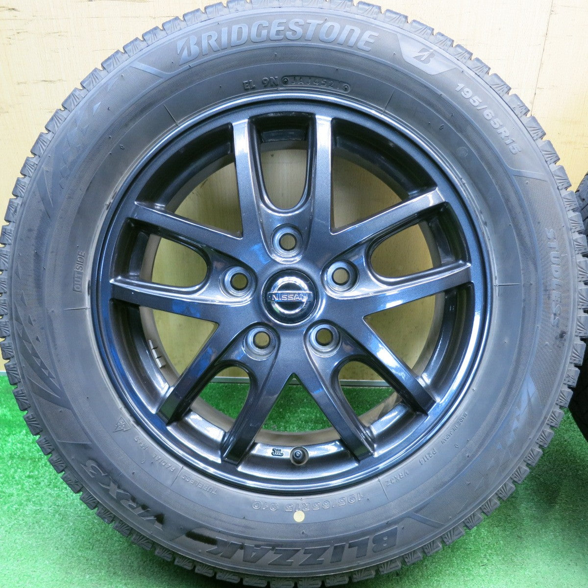 キレイ★日産 C27 セレナ 純正 OP エスティーロ 195/65R15 スタッドレス ブリヂストン ブリザック VRX3 15インチ PCD114.3/5H★6052301HAス