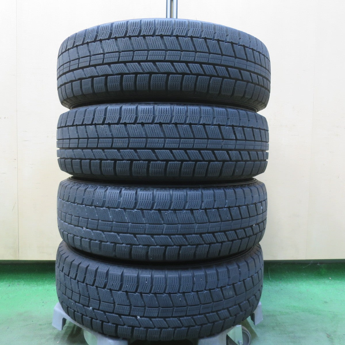 バリ溝！23年！キレイ！9.5分◎スタッドレス 185/65R15 オートバックス ノーストレック N5 Exceeder エクシーダー 15インチ PCD100/4H◎6070104イス