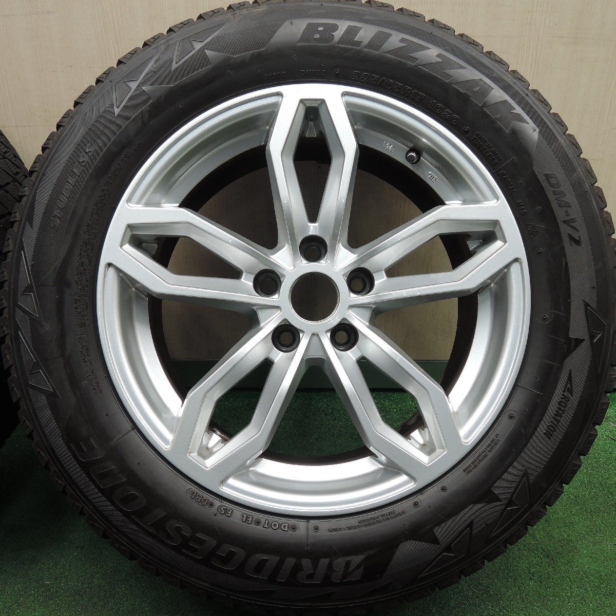 キレイ★ベンツ等 AGA TAS 225/65R17 スタッドレス ブリヂストン ブリザック DM-V2 17インチ PCD112/5H★4010609HAス