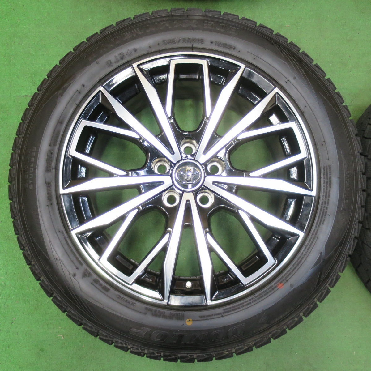 [送料無料] バリ溝！21年！キレイ！9分★LEHRMEISTER レアマイスター L-F FIRST 225/60R18 スタッドレス ダンロップ ウインターマックス SJ8+ トヨタ PCD114.3/5H★4112205イス