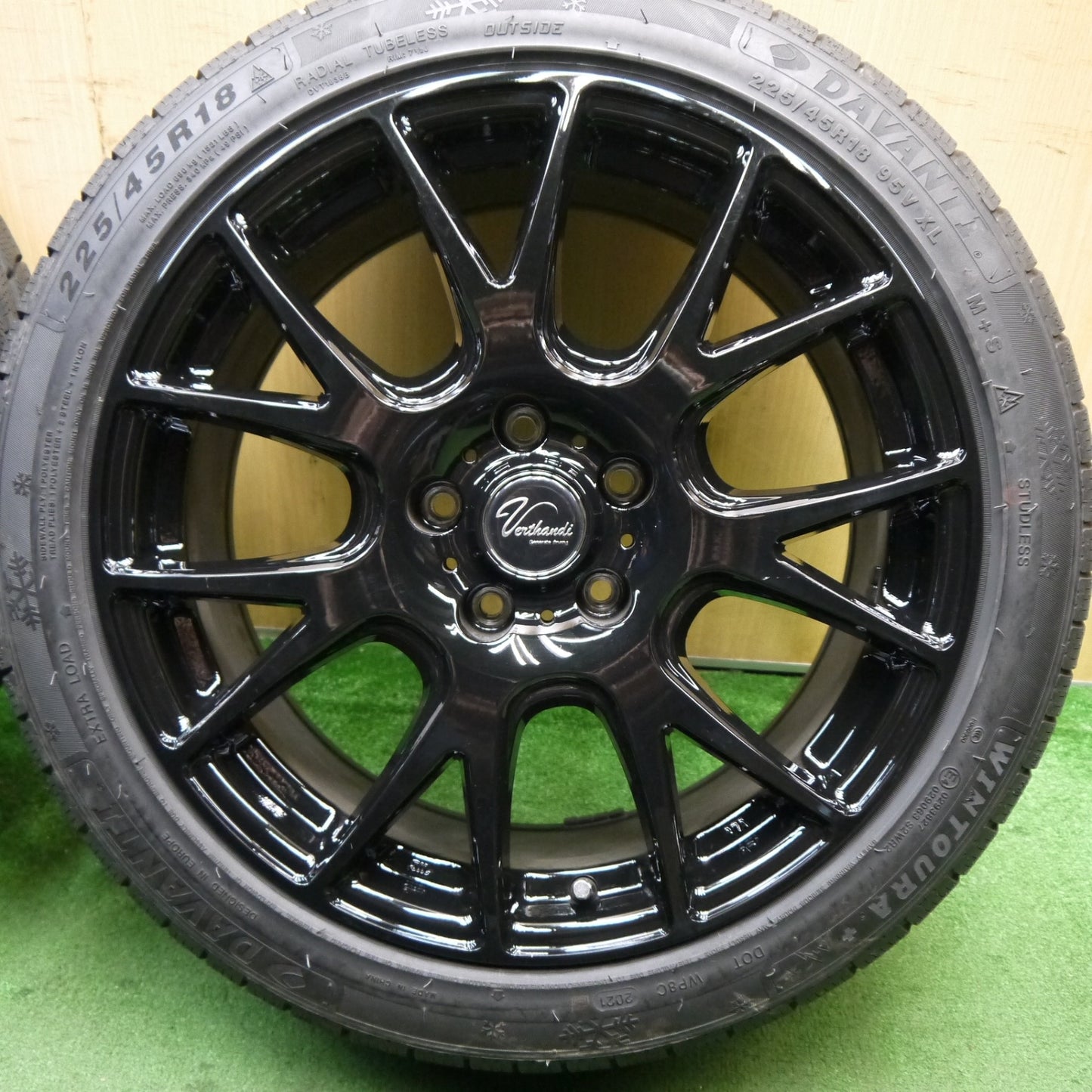 バリ溝！21年！キレイ！9.5分以上★スタッドレス 225/45R18 ダヴァンティ WINTOURA+ Verthandi ヴェルザンディ ヴェルサンディ 18インチ PCD114.3/5H★5060310Hス