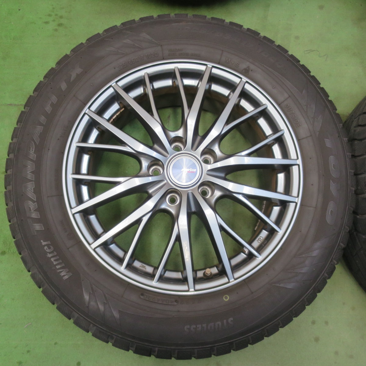 バリ溝！キレイ！9分★スタッドレス 225/65R17 トーヨー ウインター トランパス TX ravrion RM01 ラブリオン 17インチ PCD114.3/5H★6021502IMス