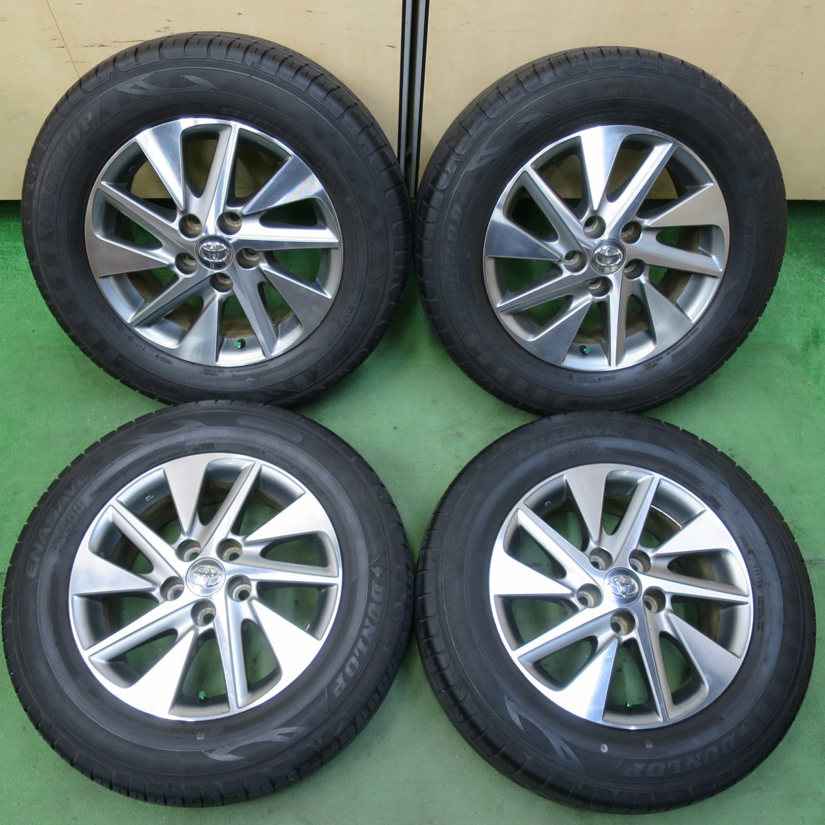 バリ溝！キレイ！9.5分★トヨタ 20系 アルファード ヴェルファイア 純正 215/65R16 ダンロップ エナセーブ RV504 16インチ PCD114.3/5H★5071704イノ